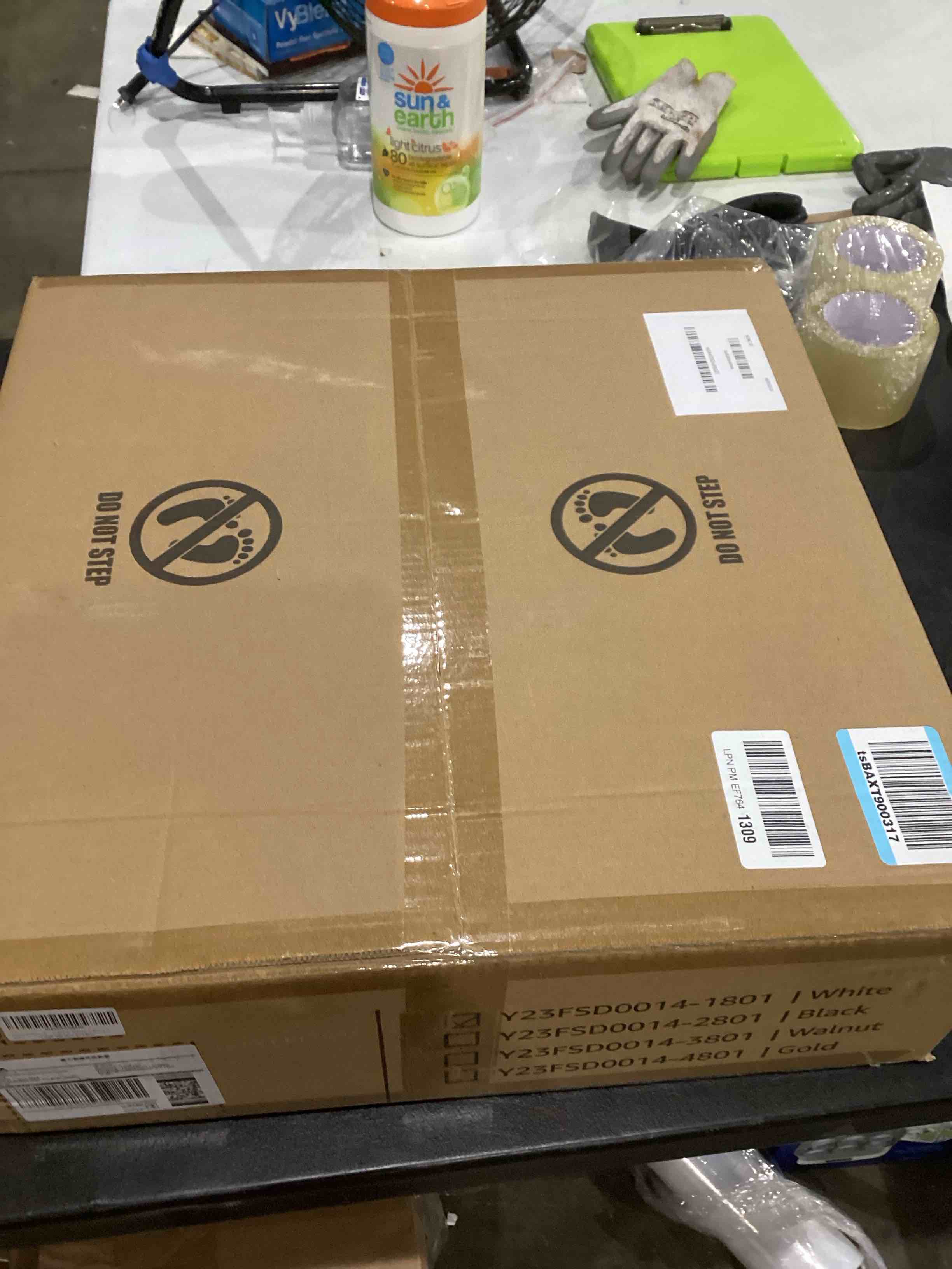 https://s3.amazonaws.com/lotting-images-prod/bidfta/PPE1209809_1751298382404.jpeg