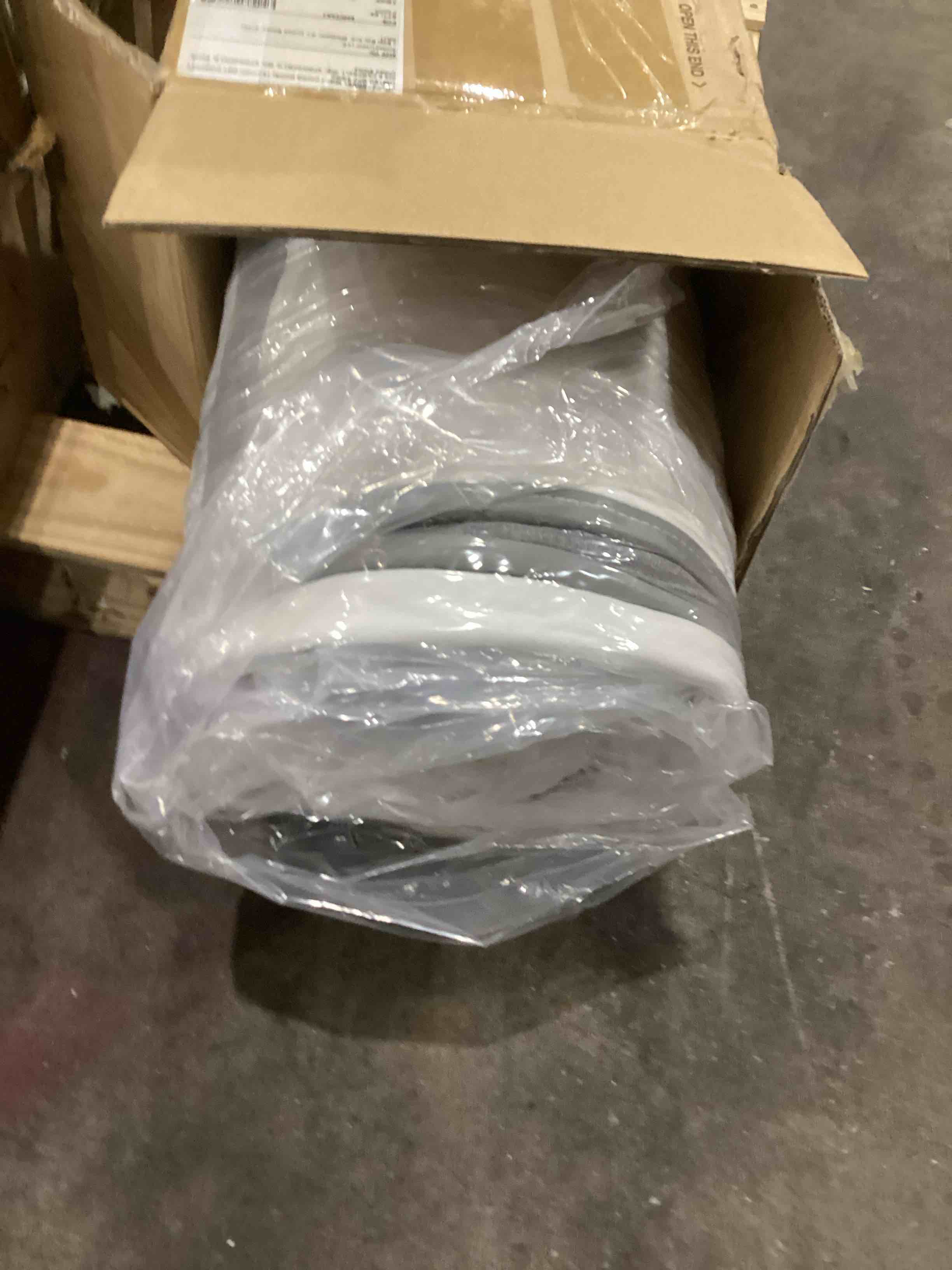 https://s3.amazonaws.com/lotting-images-prod/bidfta/PPE1209861_1751377272186.jpeg