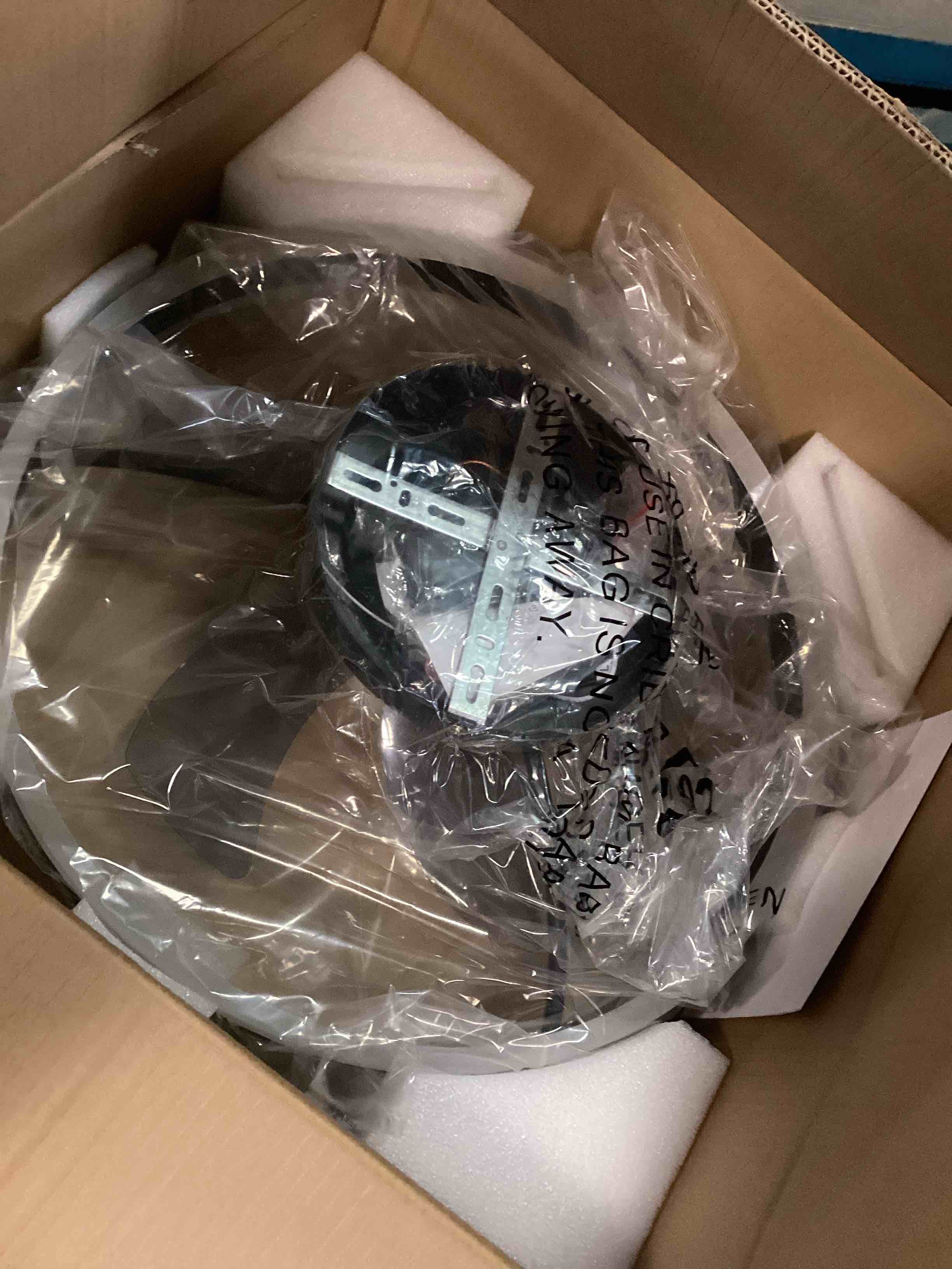 https://s3.amazonaws.com/lotting-images-prod/bidfta/PPE1288521_1744894857549.jpeg