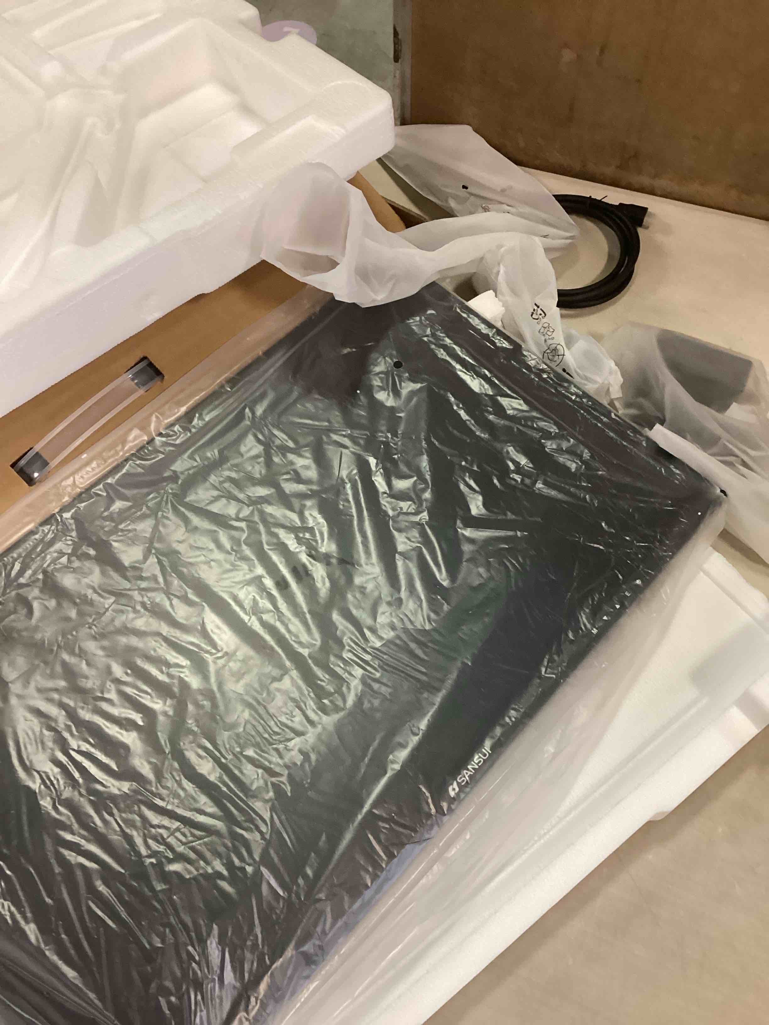 https://s3.amazonaws.com/lotting-images-prod/bidfta/PPE1288803_1744983469837.jpeg