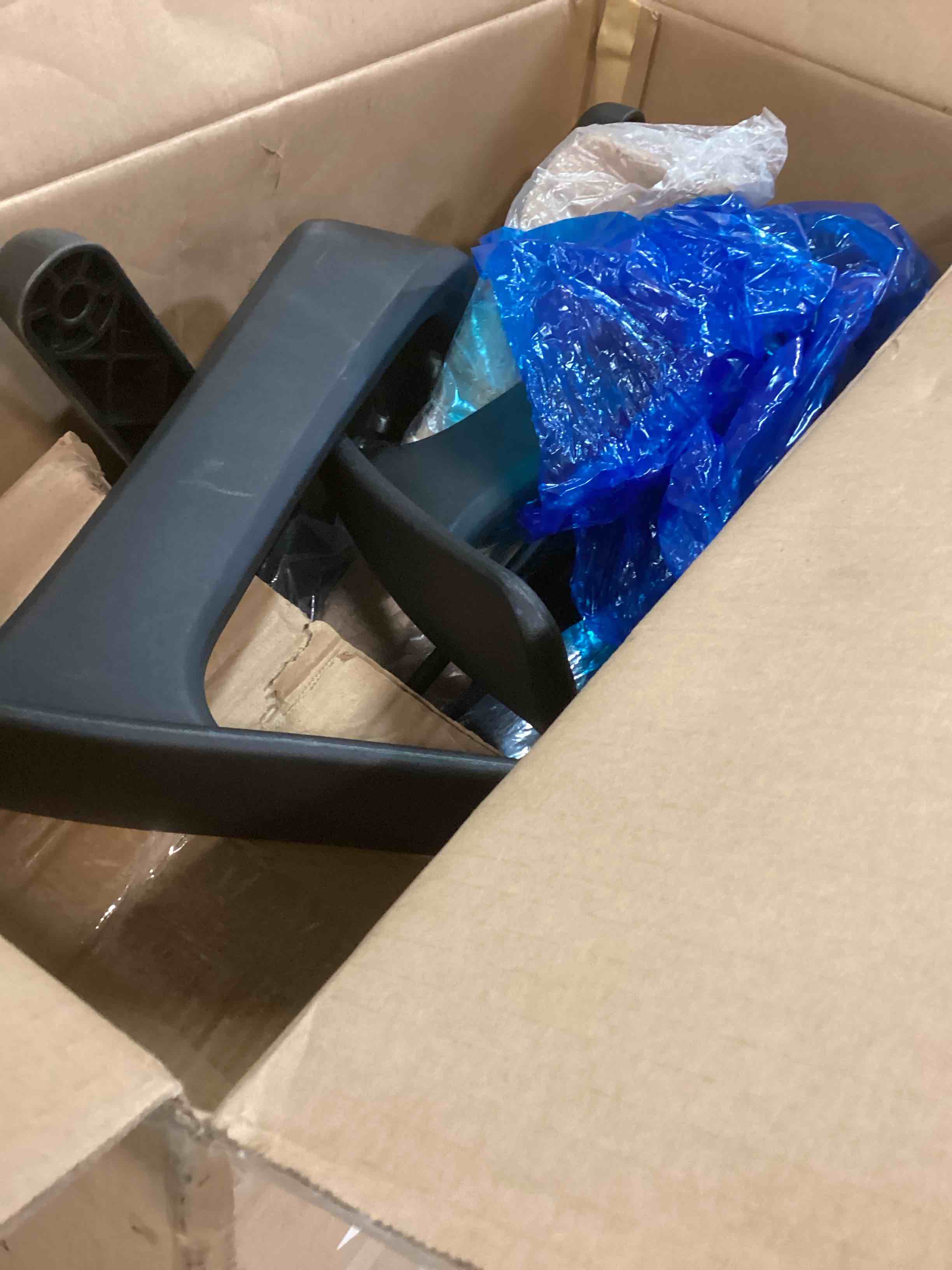 https://s3.amazonaws.com/lotting-images-prod/bidfta/PPE1288983_1745238973124.jpeg