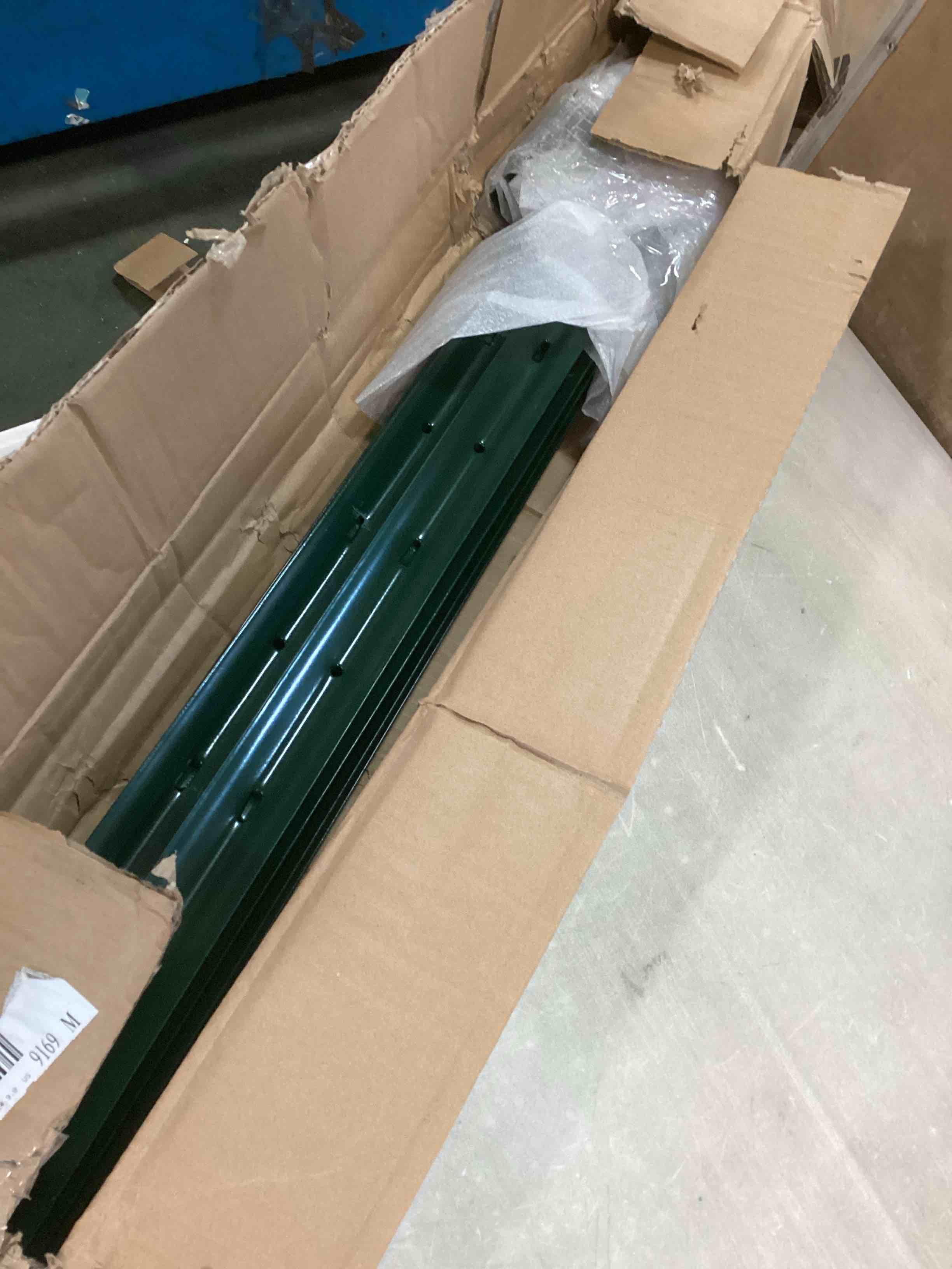 https://s3.amazonaws.com/lotting-images-prod/bidfta/PPE1289241_1745325996406.jpeg