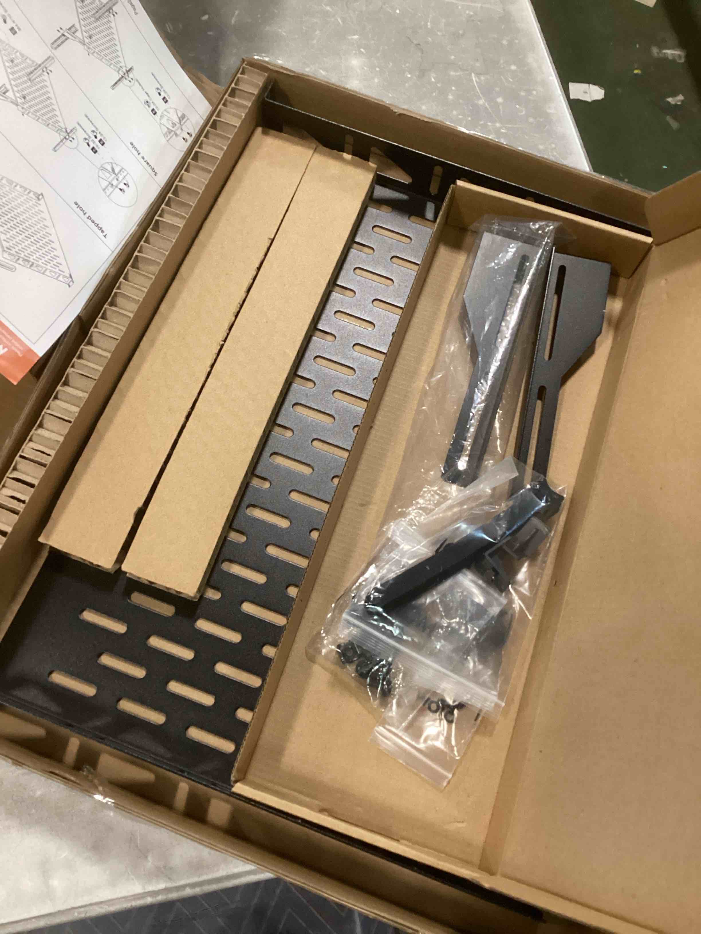 https://s3.amazonaws.com/lotting-images-prod/bidfta/PPE1289457_1745409769095.jpeg