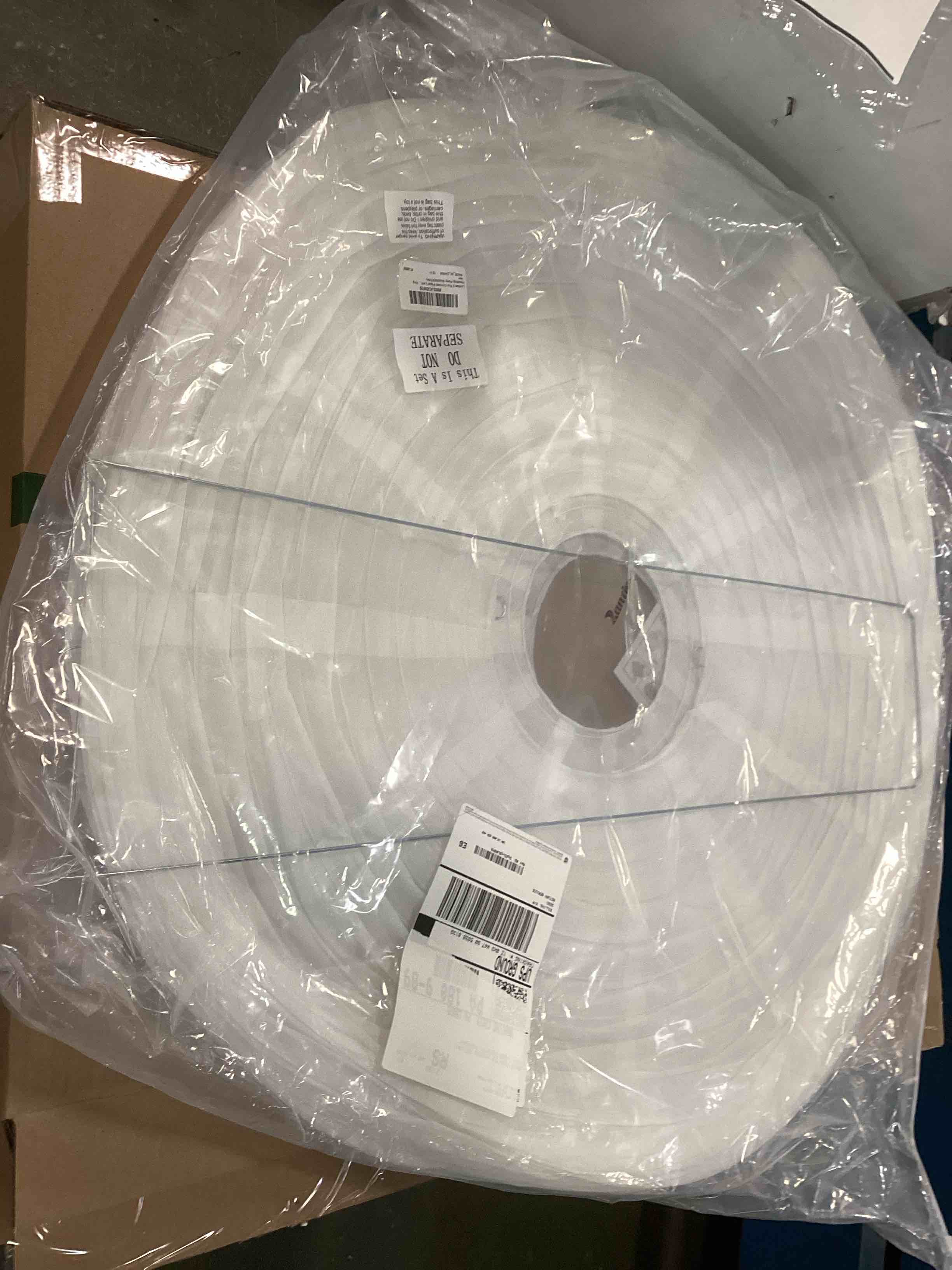 https://s3.amazonaws.com/lotting-images-prod/bidfta/PPE1290172_1745929817851.jpeg