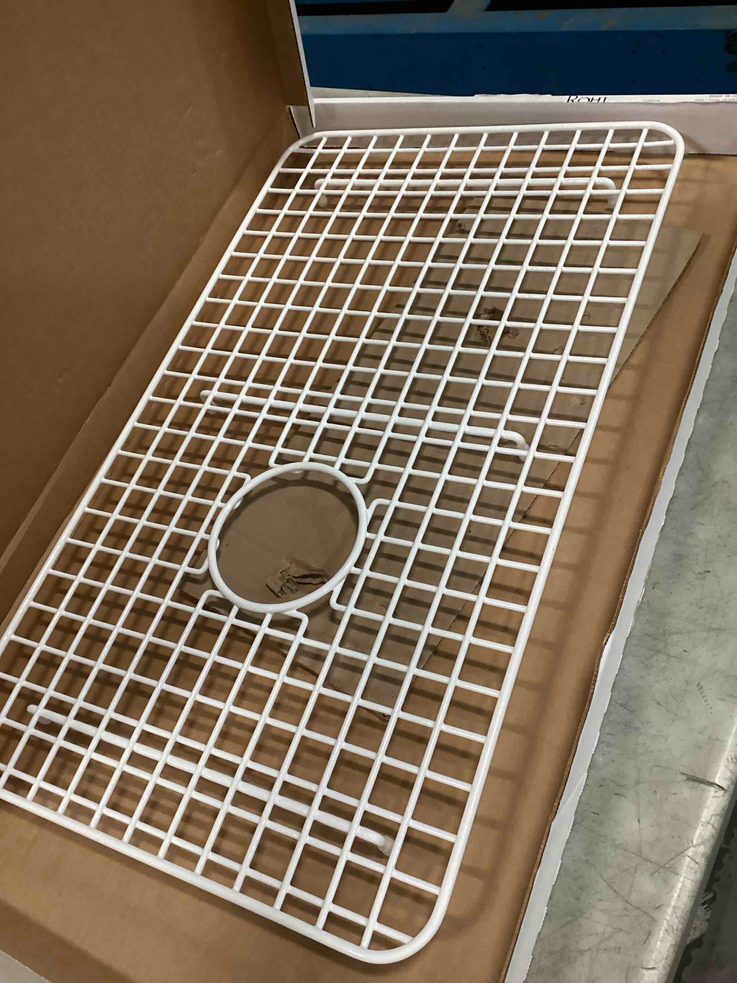 https://s3.amazonaws.com/lotting-images-prod/bidfta/PPE1290814_1746446643065.jpeg