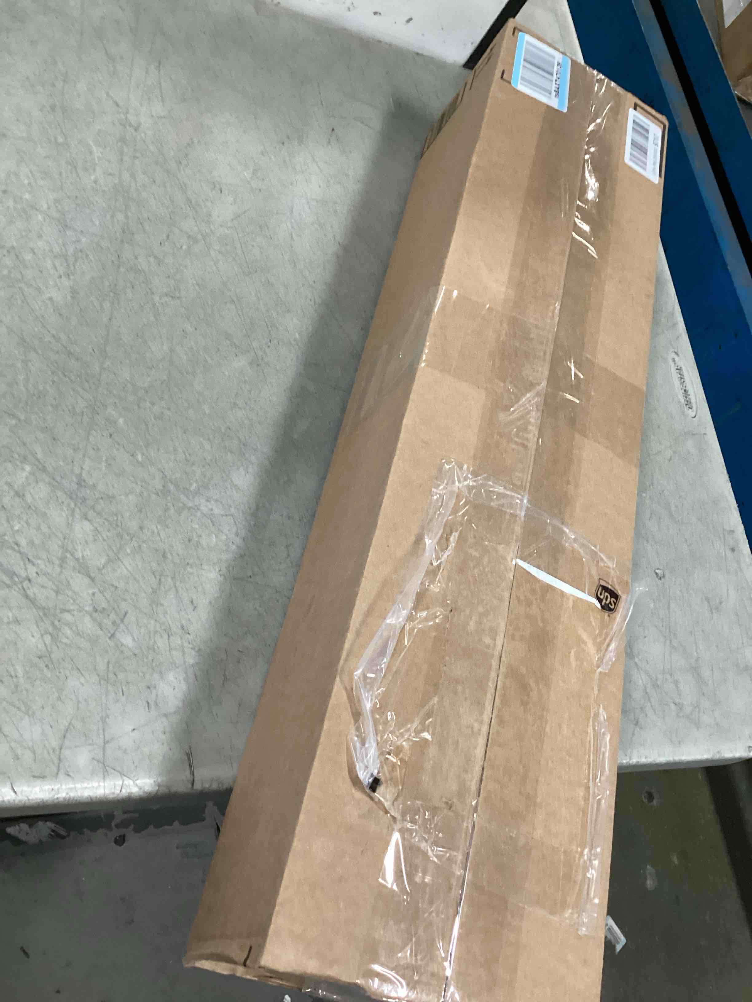 https://s3.amazonaws.com/lotting-images-prod/bidfta/PPE1290827_1746447851614.jpeg