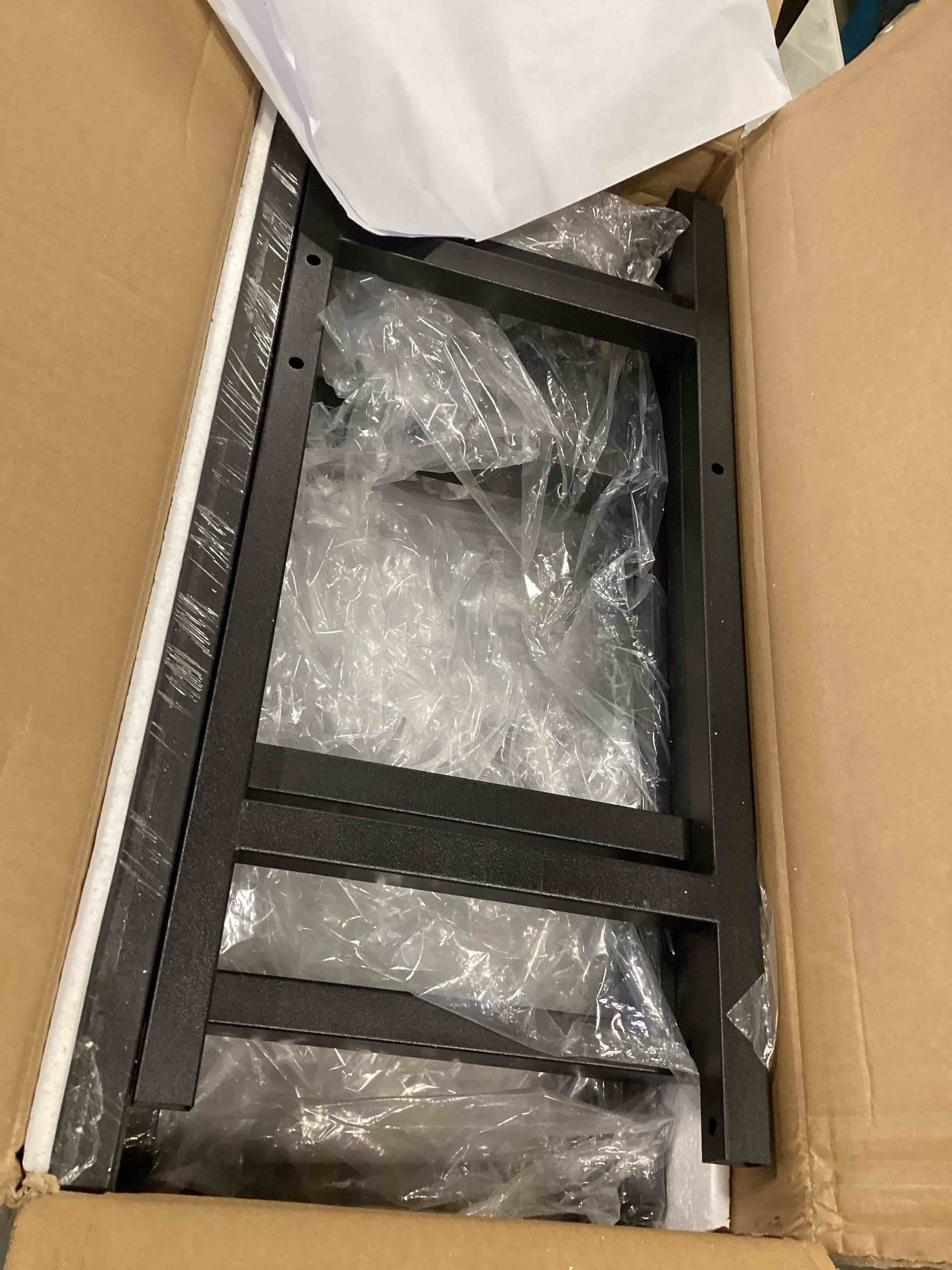 https://s3.amazonaws.com/lotting-images-prod/bidfta/PPE1290830_1746448089223.jpeg