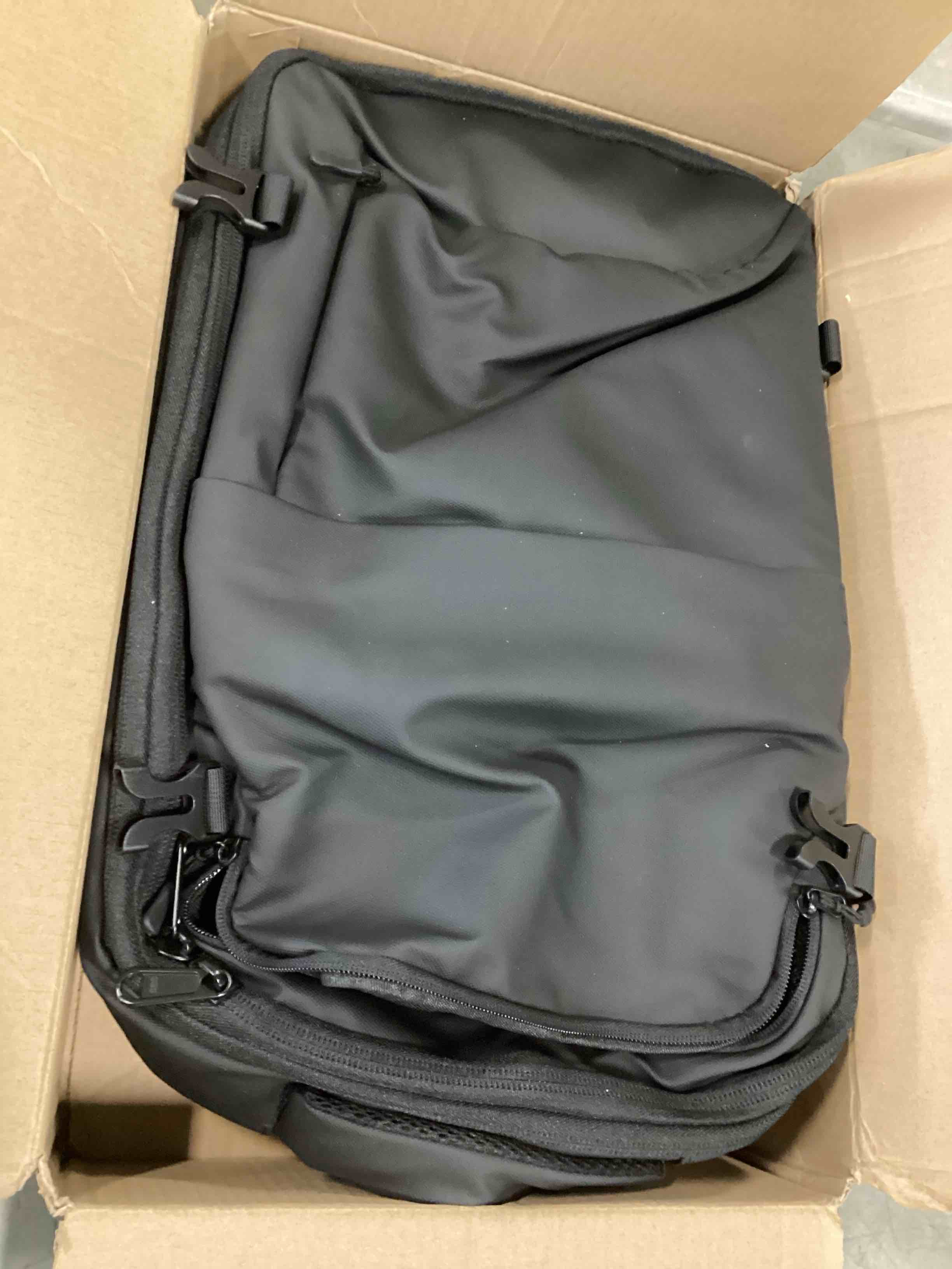 https://s3.amazonaws.com/lotting-images-prod/bidfta/PPE1290892_1746454838851.jpeg