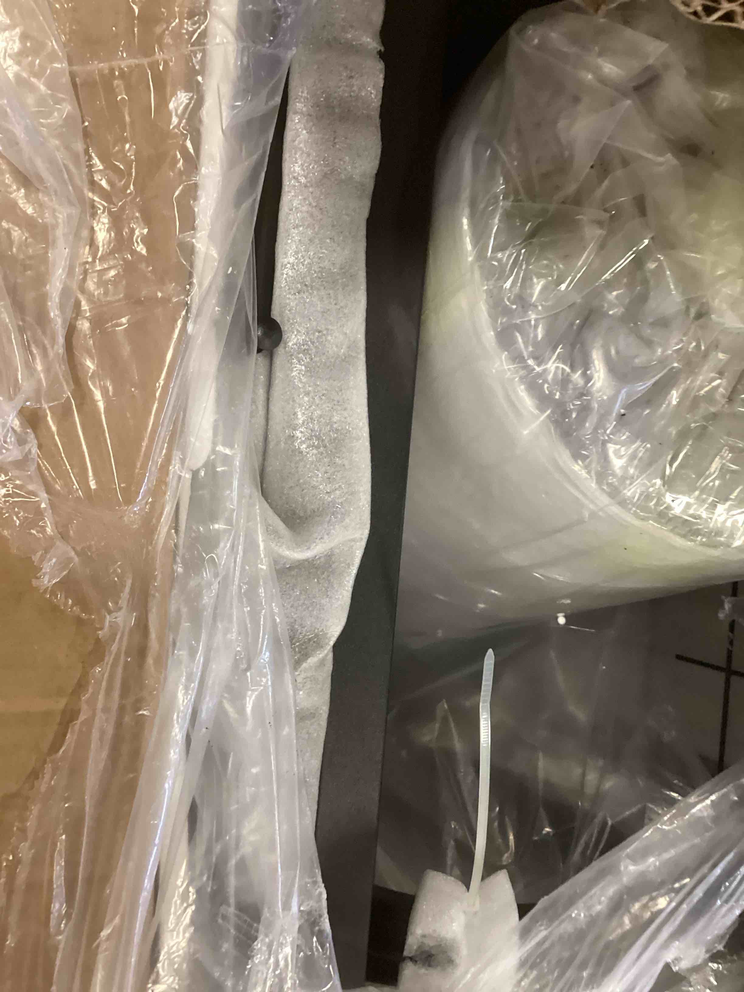 https://s3.amazonaws.com/lotting-images-prod/bidfta/PPE1291283_1744817204499.jpeg
