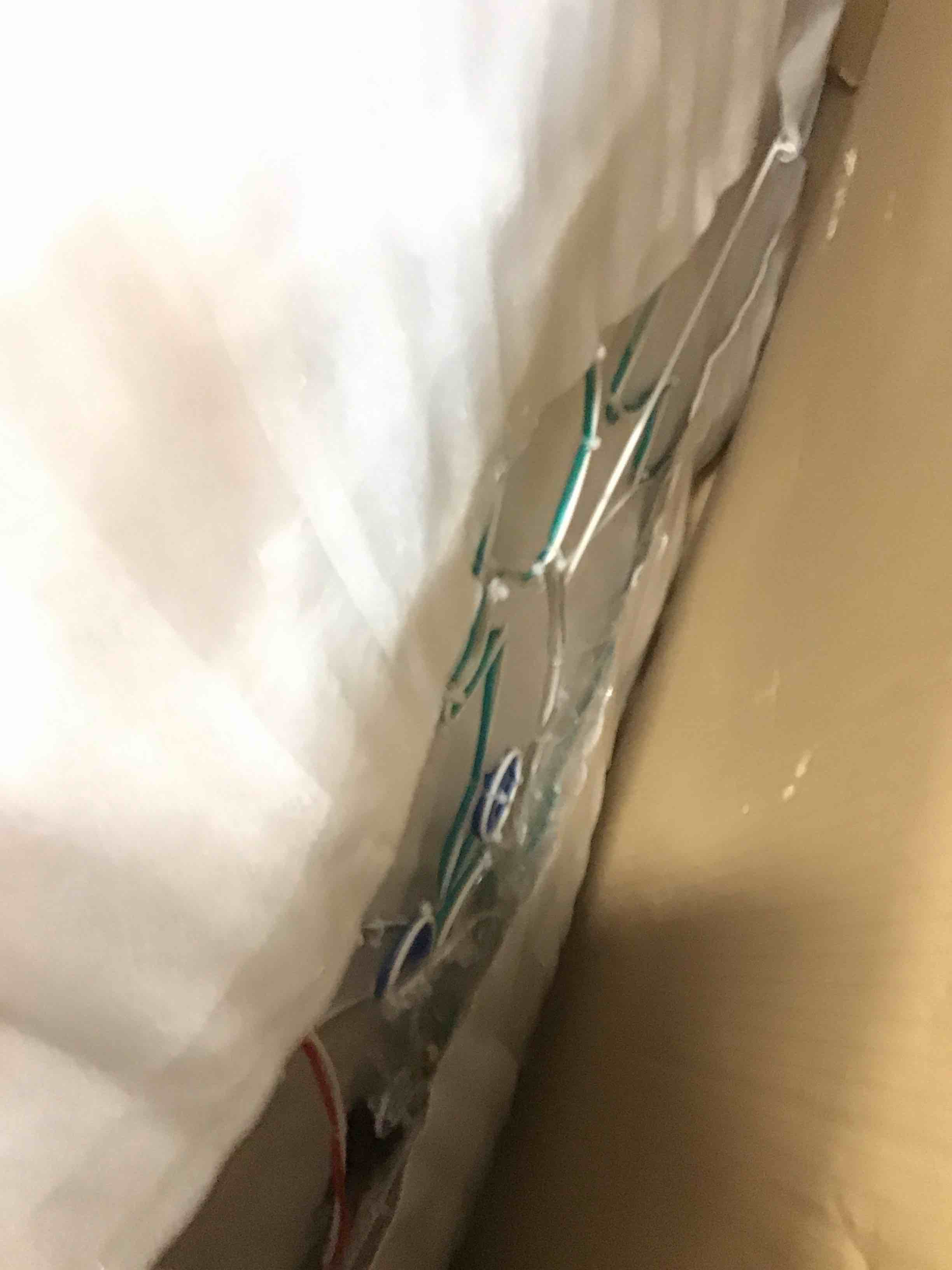 https://s3.amazonaws.com/lotting-images-prod/bidfta/PPE1291662_1744903540524.jpeg