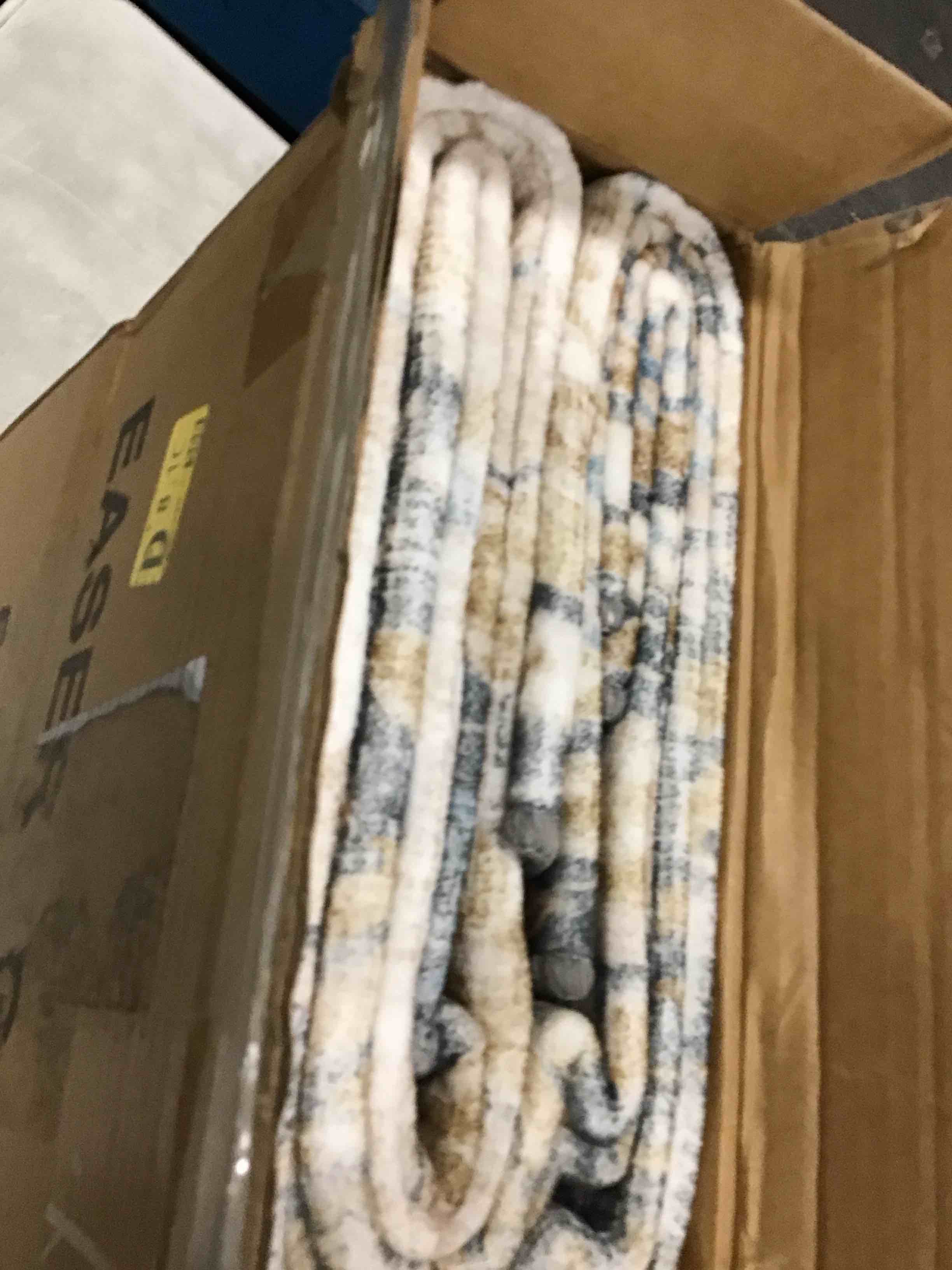 https://s3.amazonaws.com/lotting-images-prod/bidfta/PPE1293912_1746107352541.jpeg