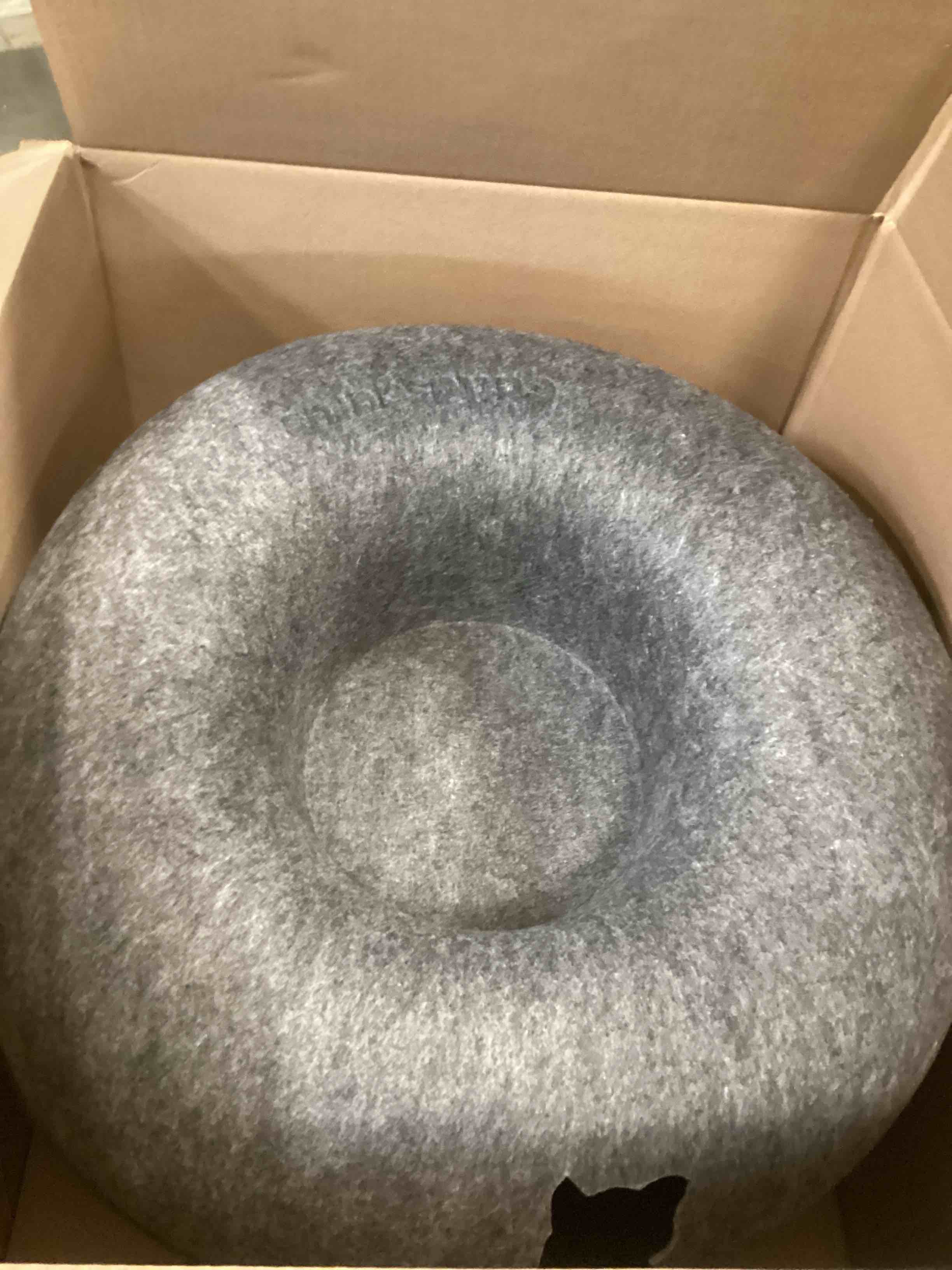 https://s3.amazonaws.com/lotting-images-prod/bidfta/PPE1294641_1745002541787.jpeg