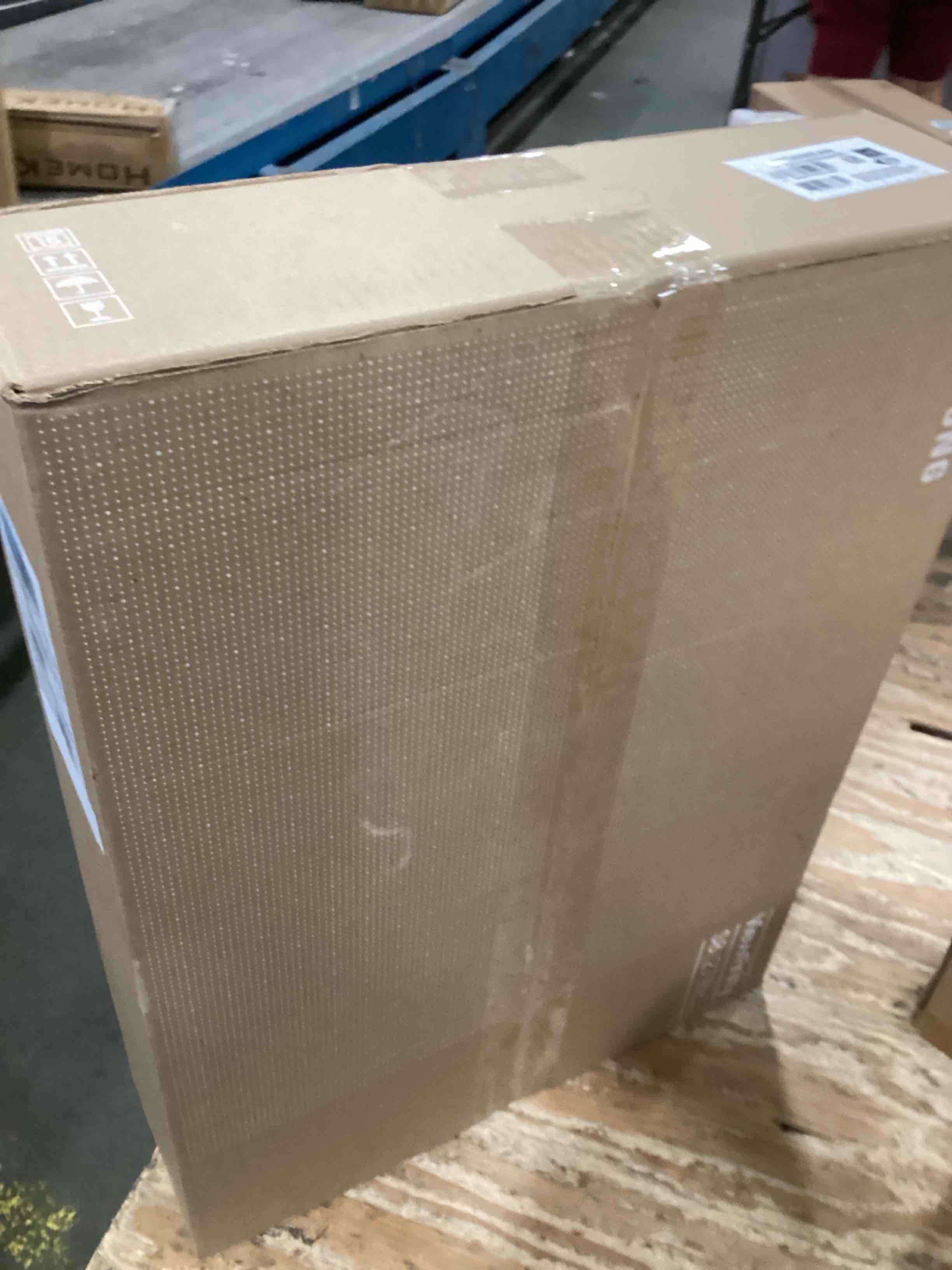 https://s3.amazonaws.com/lotting-images-prod/bidfta/PPE1294696_1745238251917.jpeg