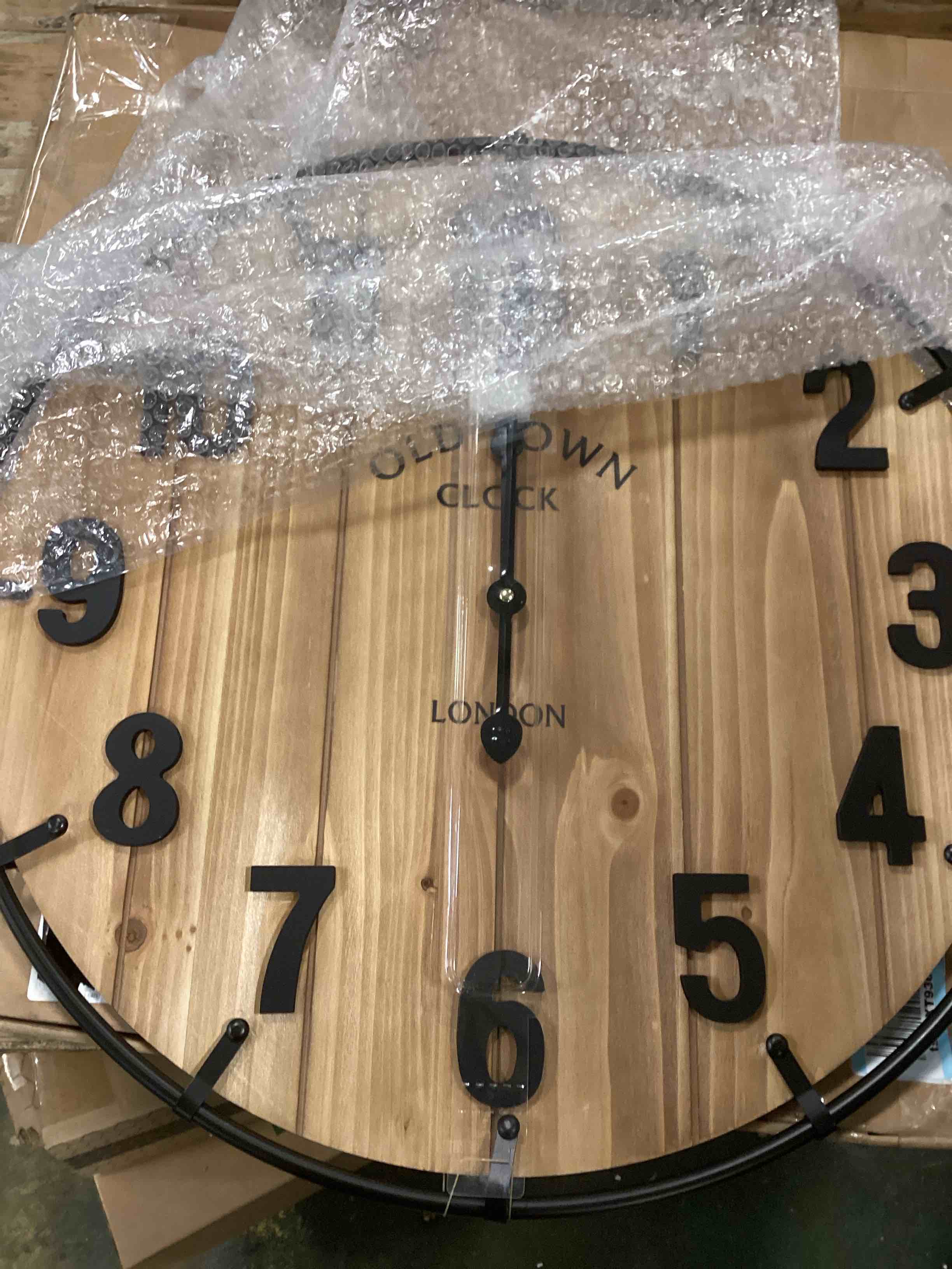 https://s3.amazonaws.com/lotting-images-prod/bidfta/PPE1294780_1745250206619.jpeg