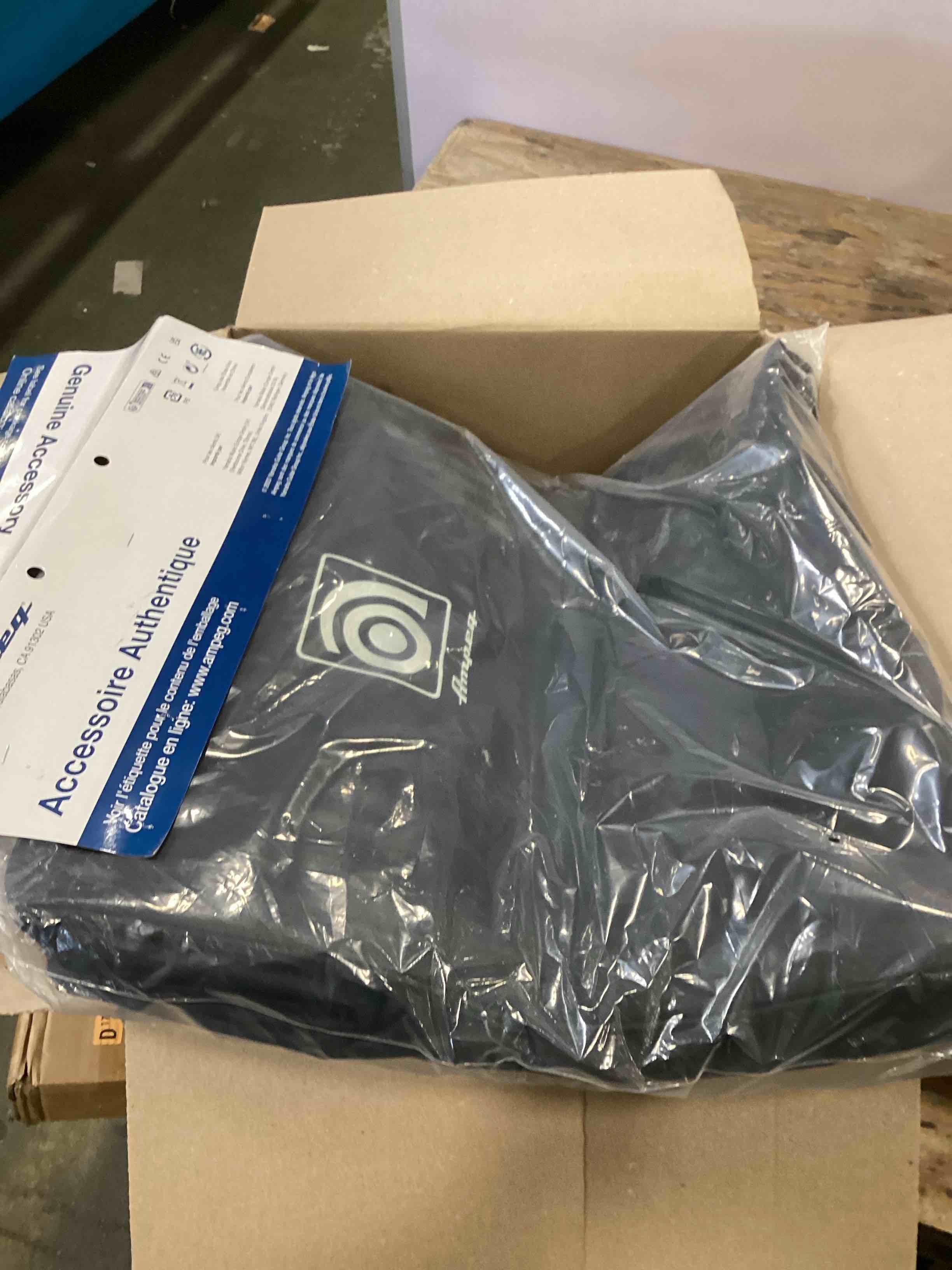https://s3.amazonaws.com/lotting-images-prod/bidfta/PPE1295396_1745856086488.jpeg