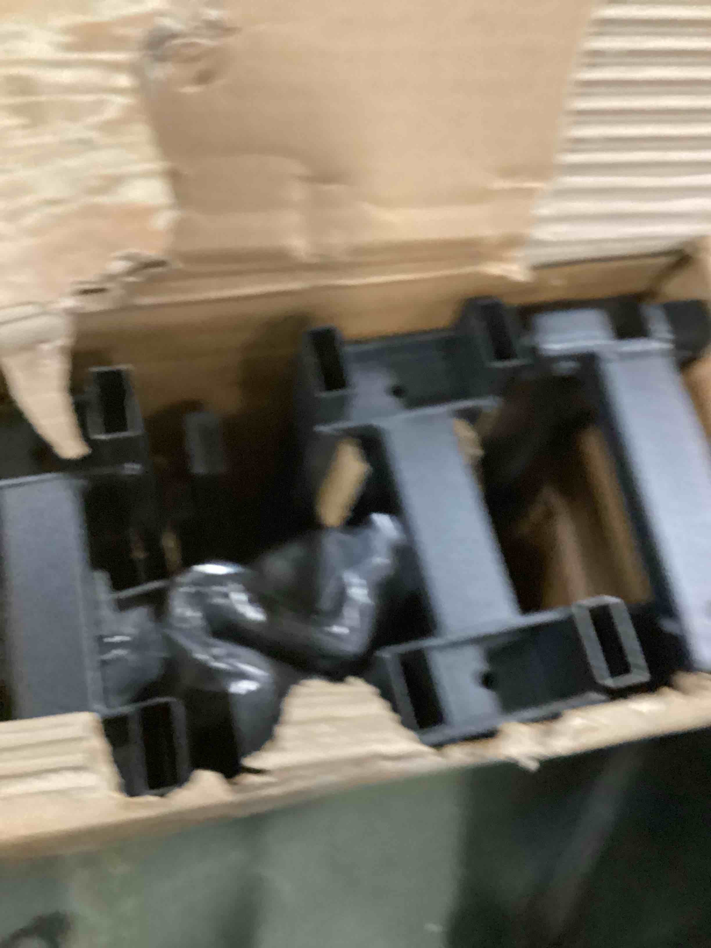 https://s3.amazonaws.com/lotting-images-prod/bidfta/PPE1296336_1746466860480.jpeg