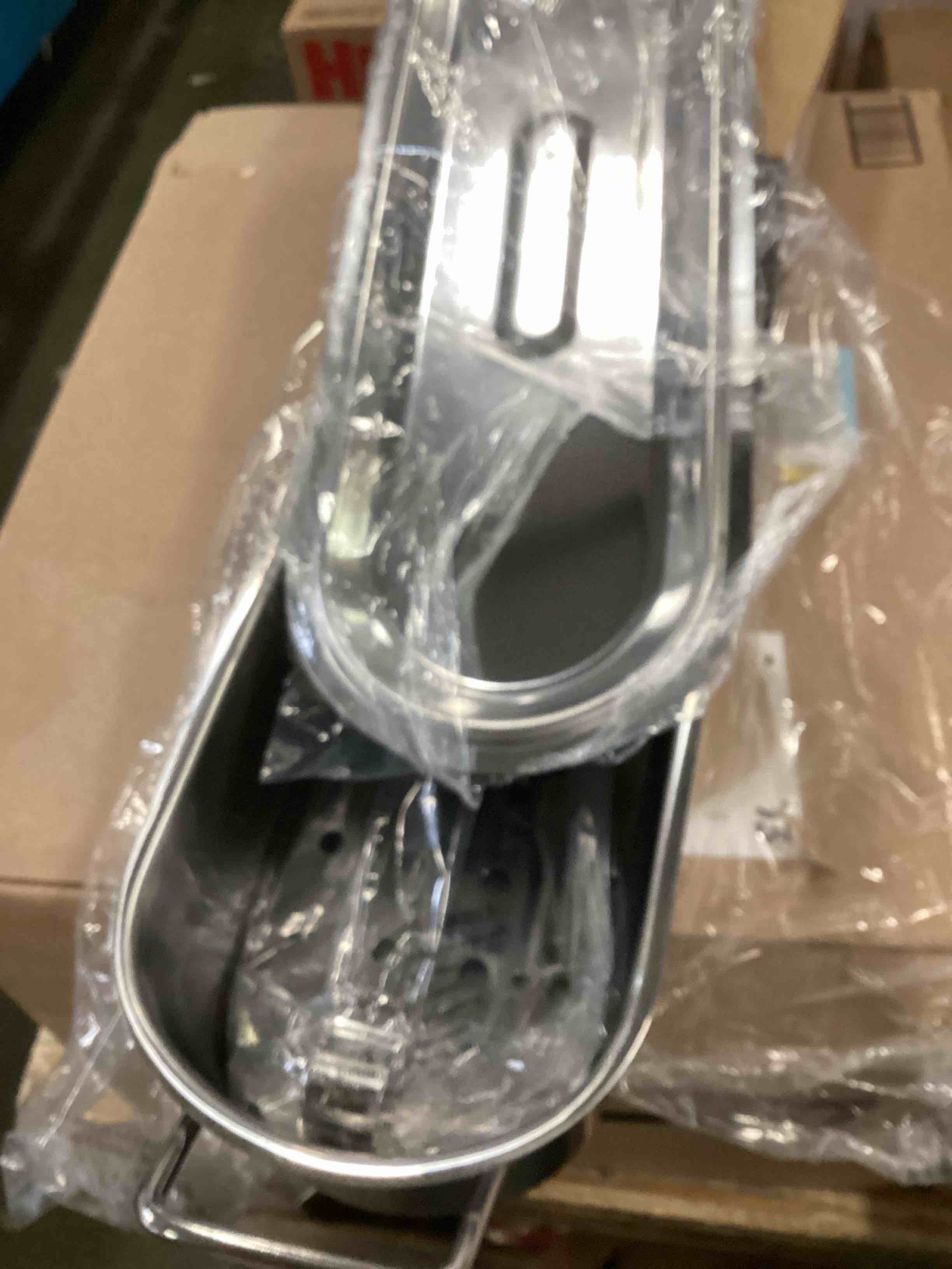 https://s3.amazonaws.com/lotting-images-prod/bidfta/PPE1296564_1746556010457.jpeg
