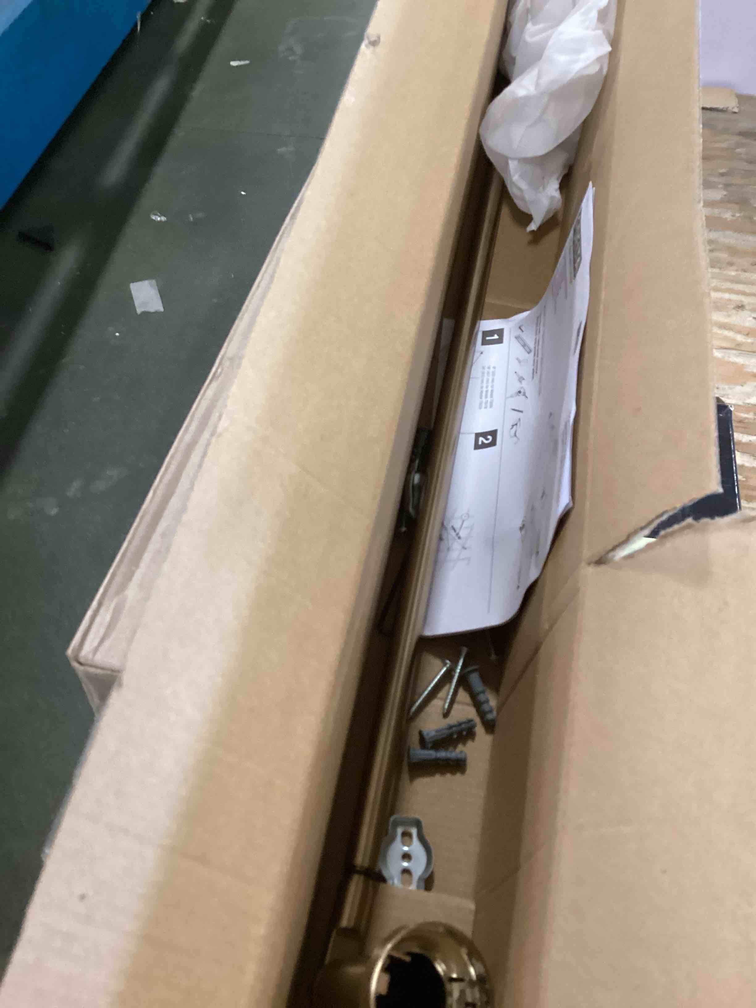 https://s3.amazonaws.com/lotting-images-prod/bidfta/PPE1296772_1746638153753.jpeg