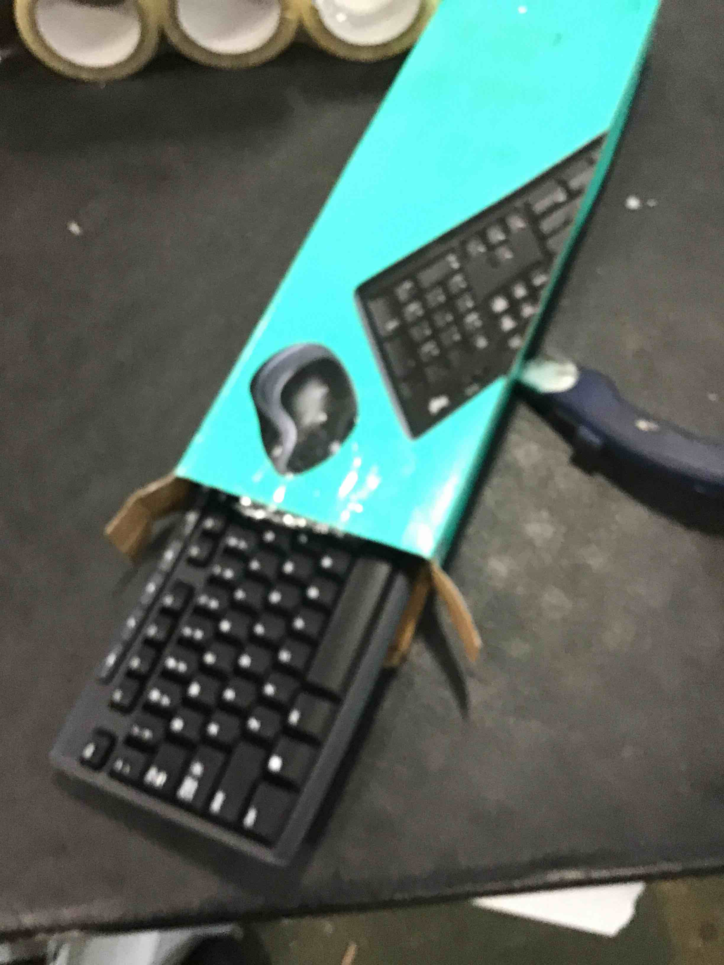 https://s3.amazonaws.com/lotting-images-prod/bidfta/PPE1297482_1744997426730.jpeg