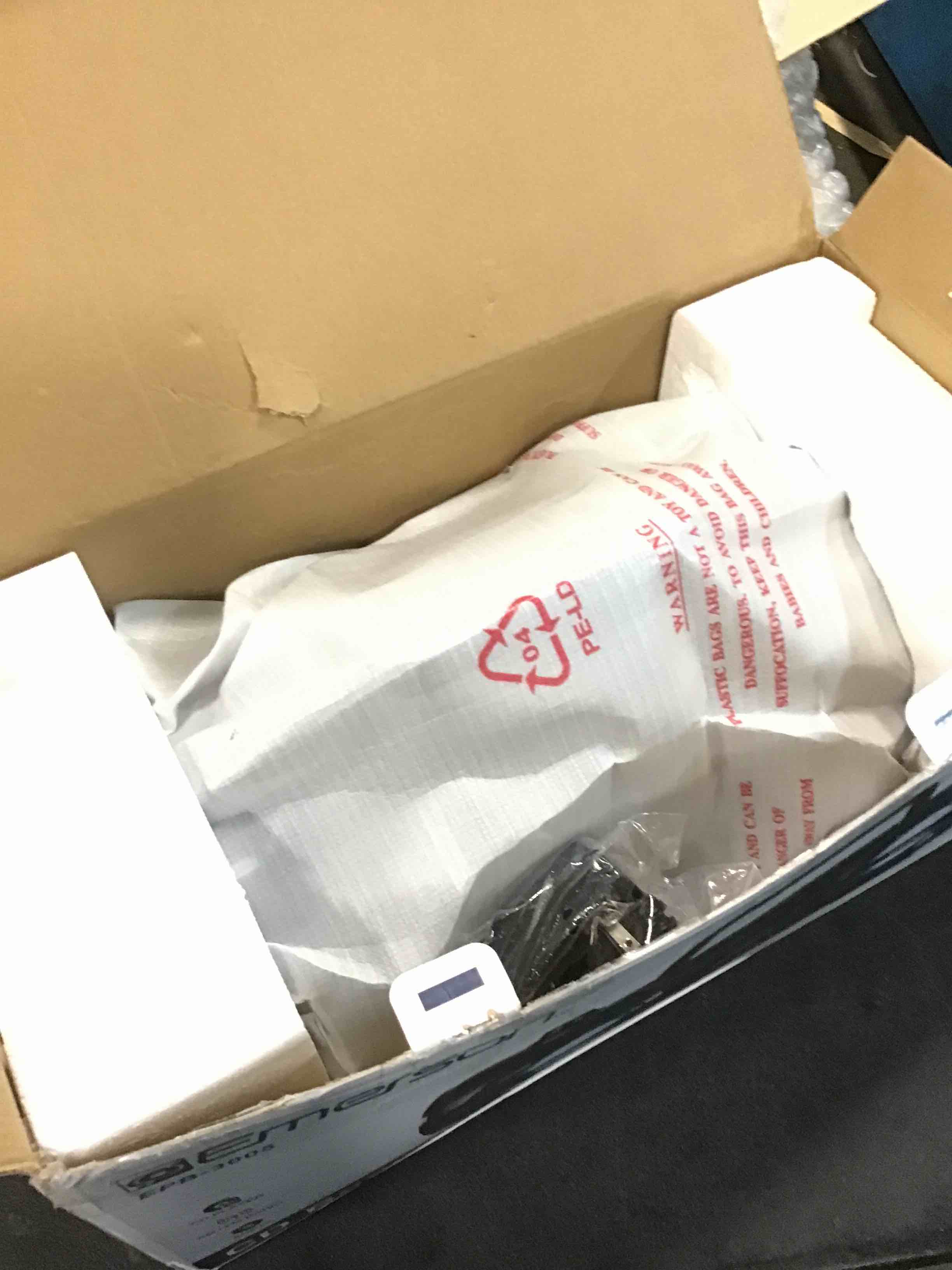 https://s3.amazonaws.com/lotting-images-prod/bidfta/PPE1297644_1745247607893.jpeg