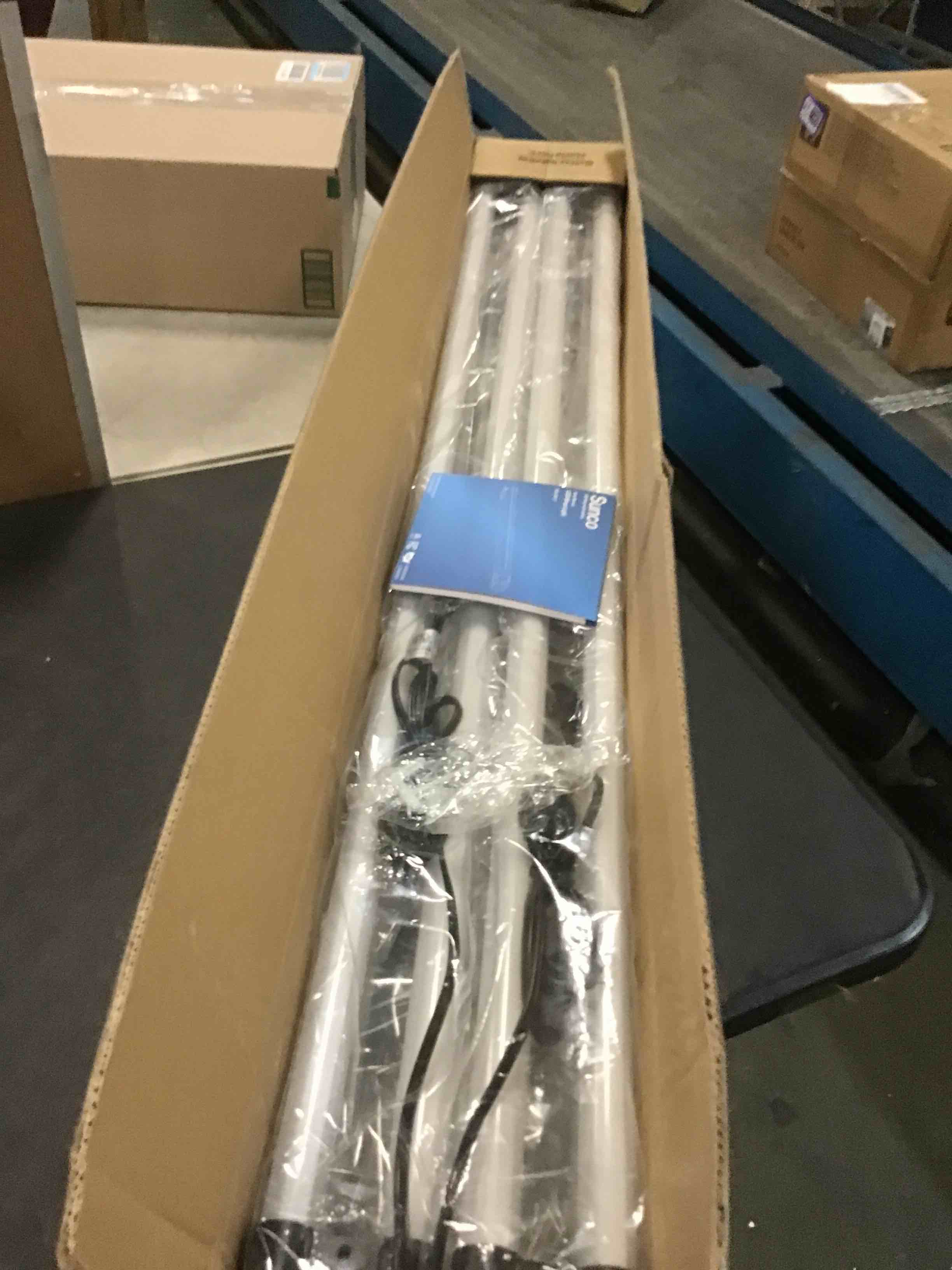https://s3.amazonaws.com/lotting-images-prod/bidfta/PPE1297674_1745250732079.jpeg
