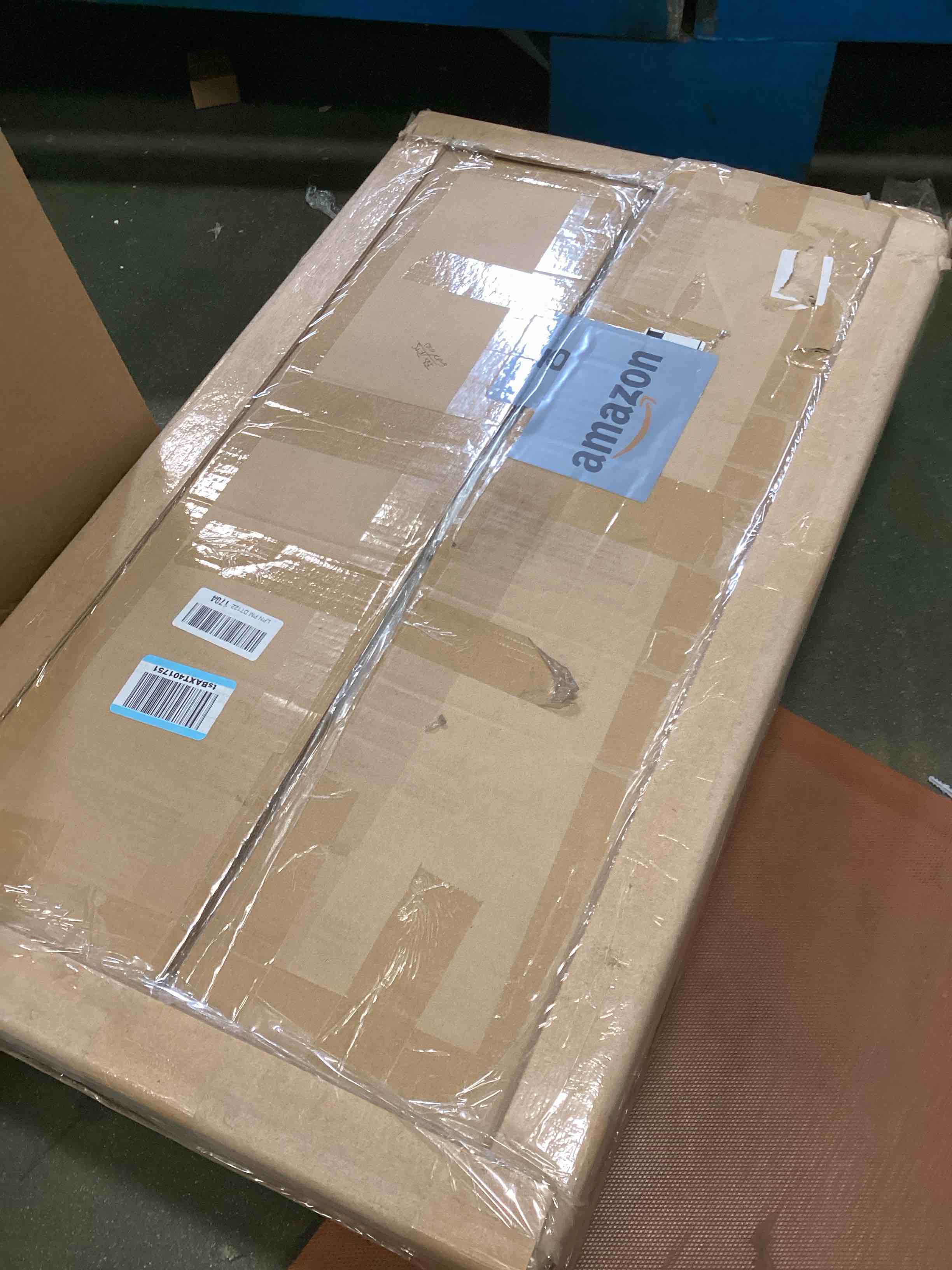 https://s3.amazonaws.com/lotting-images-prod/bidfta/PPE1298250_1745870290585.jpeg