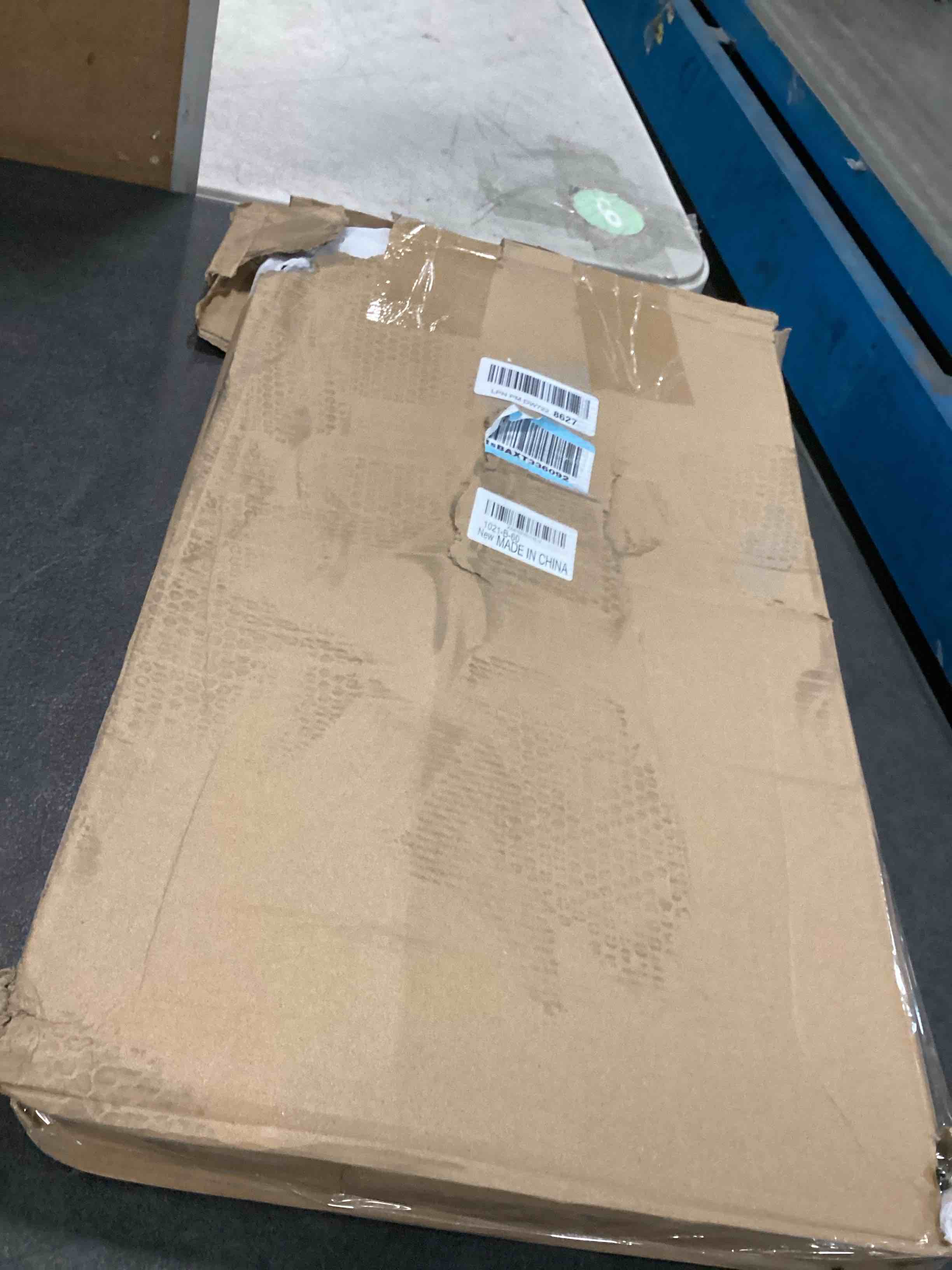 https://s3.amazonaws.com/lotting-images-prod/bidfta/PPE1298299_1745932940209.jpeg