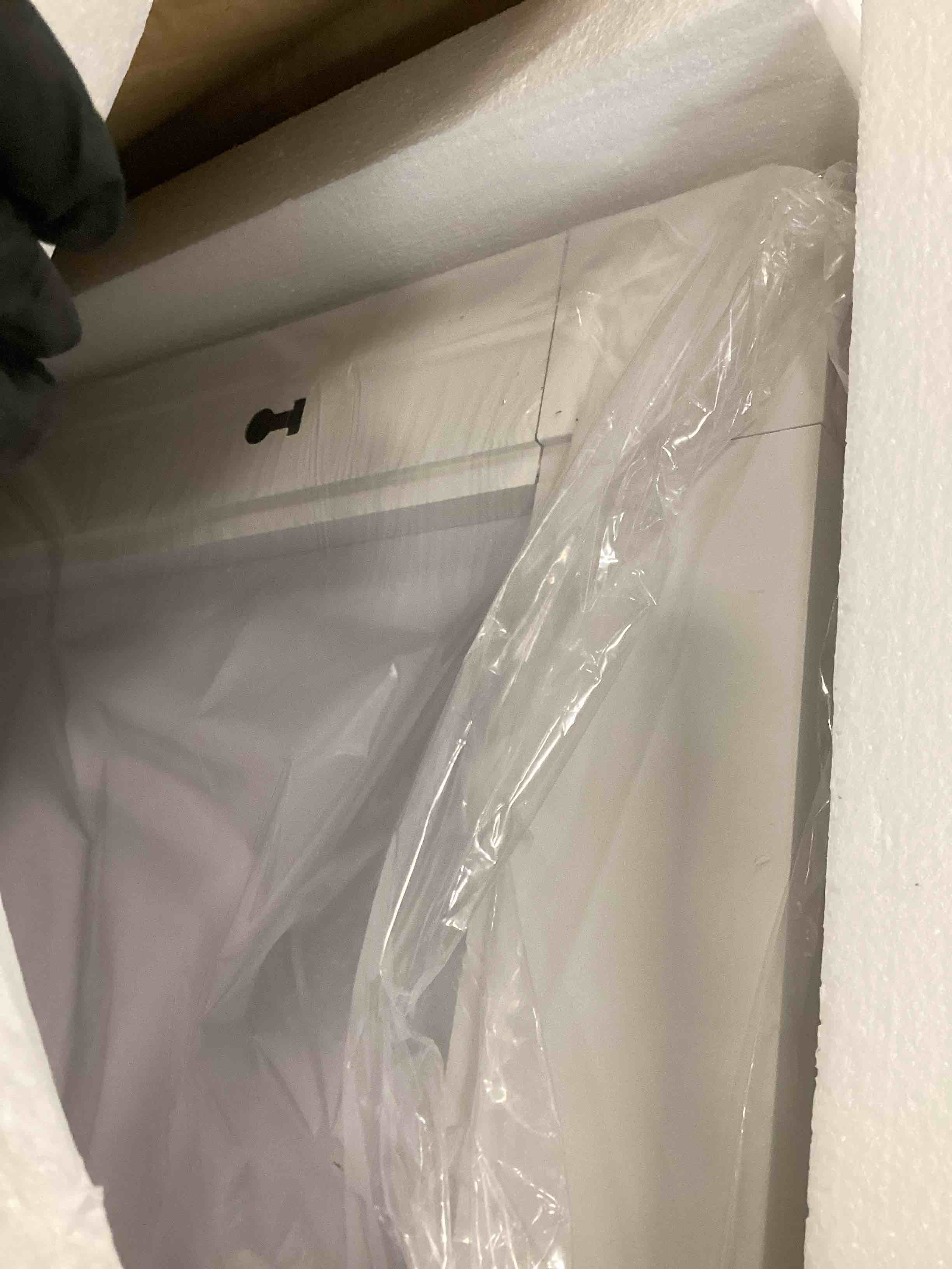 https://s3.amazonaws.com/lotting-images-prod/bidfta/PPE1298351_1745940832916.jpeg