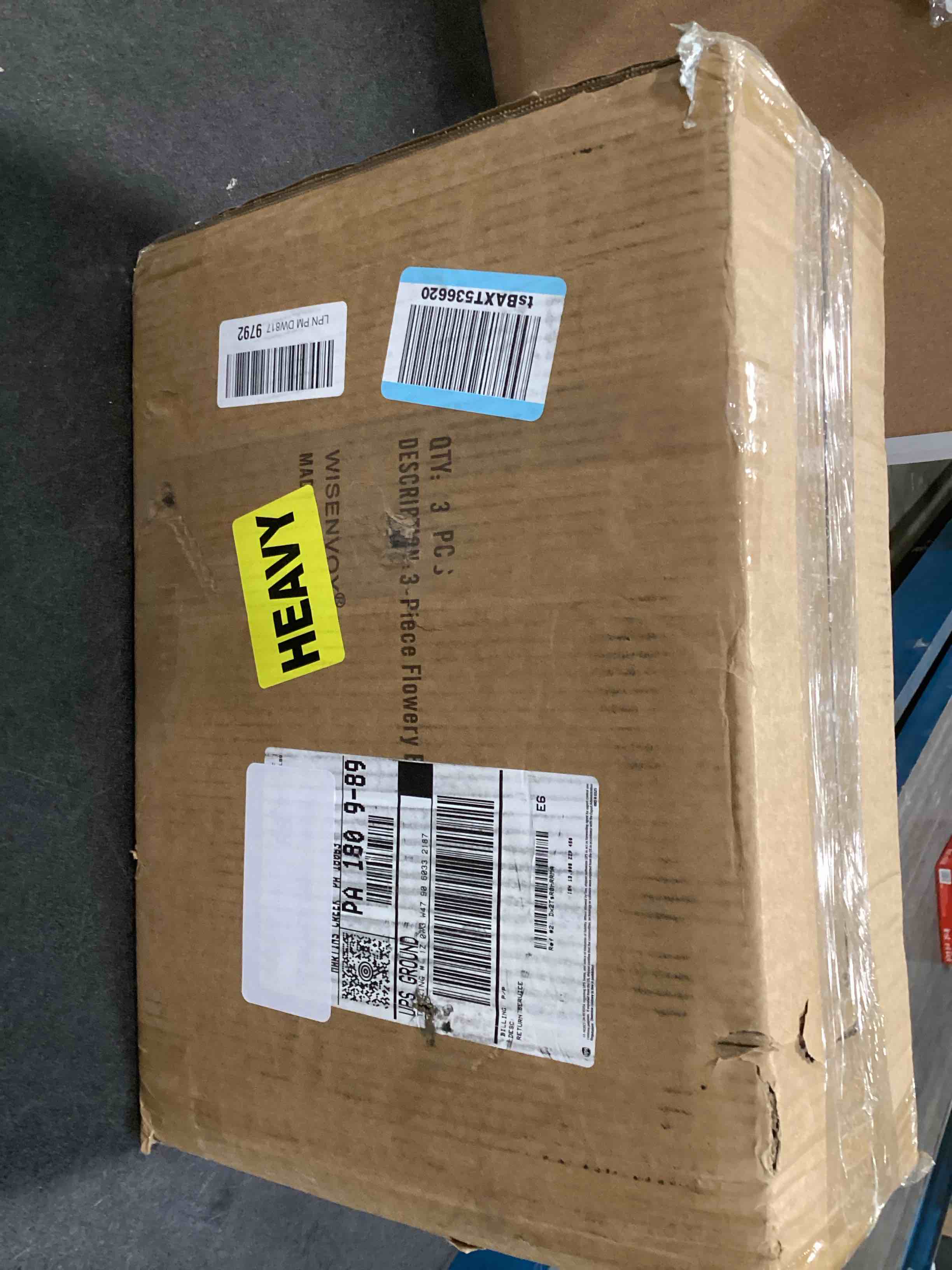 https://s3.amazonaws.com/lotting-images-prod/bidfta/PPE1298425_1745950450215.jpeg