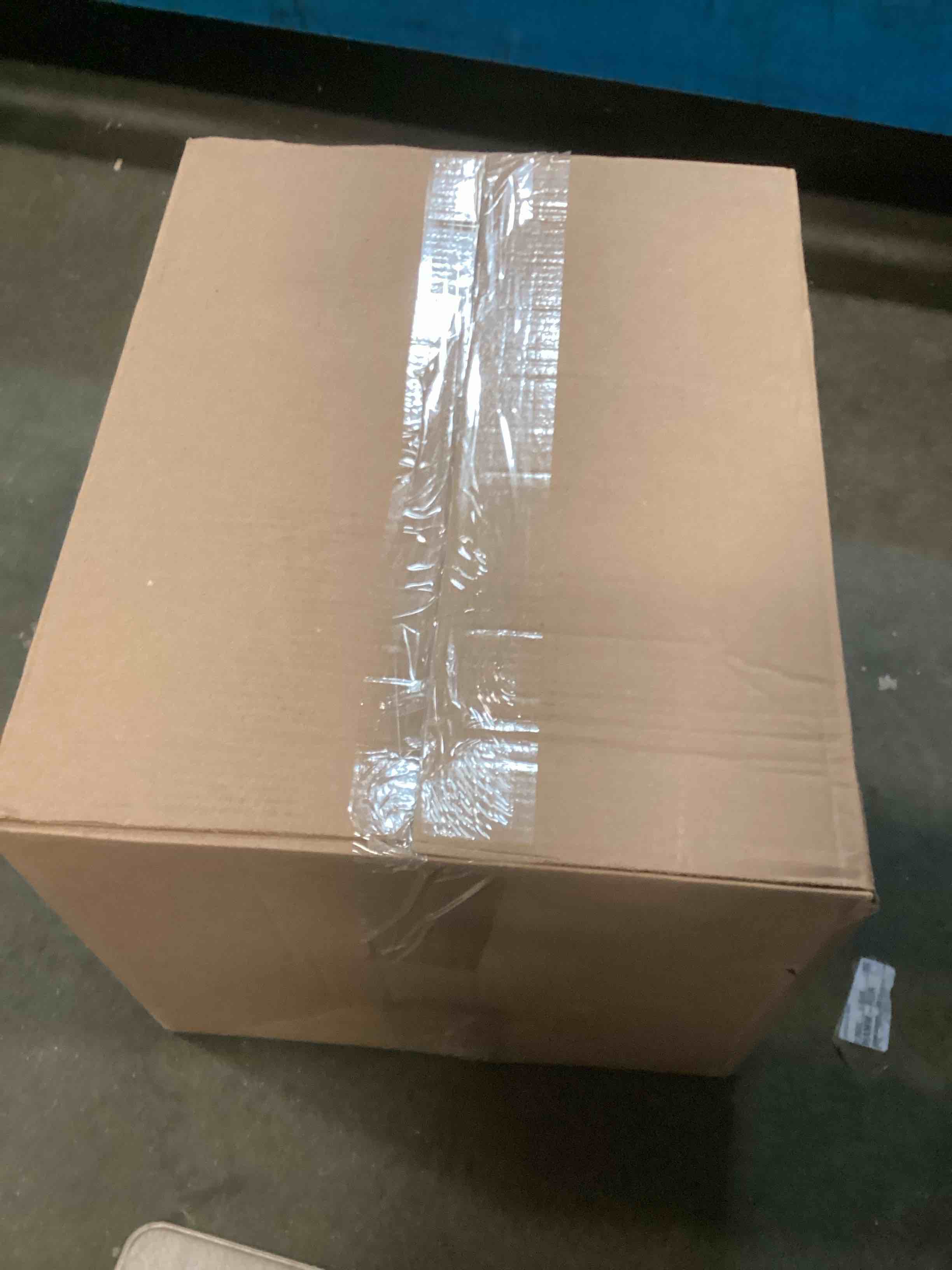 https://s3.amazonaws.com/lotting-images-prod/bidfta/PPE1298551_1746102422936.jpeg