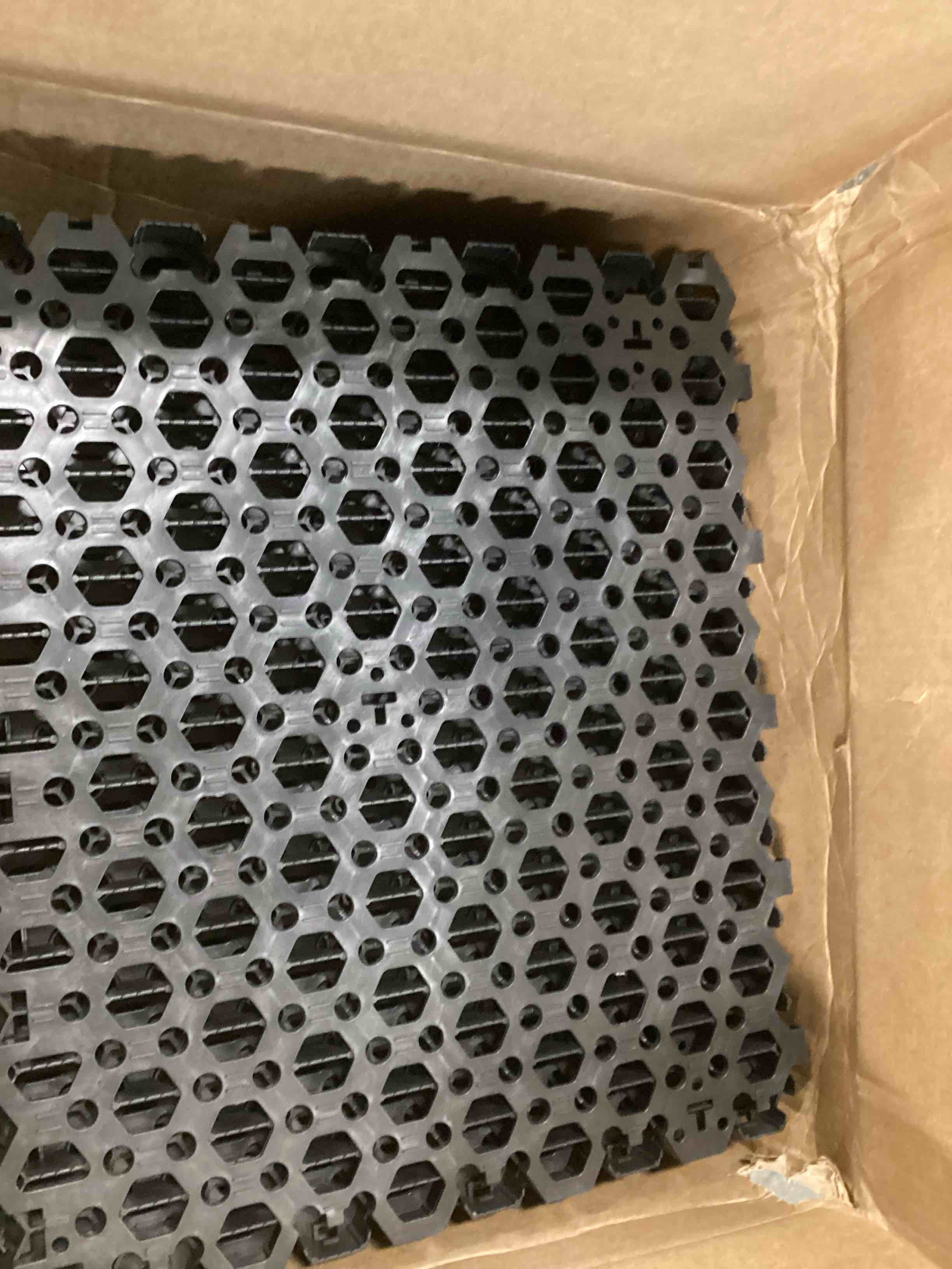 https://s3.amazonaws.com/lotting-images-prod/bidfta/PPE1298576_1746105099085.jpeg