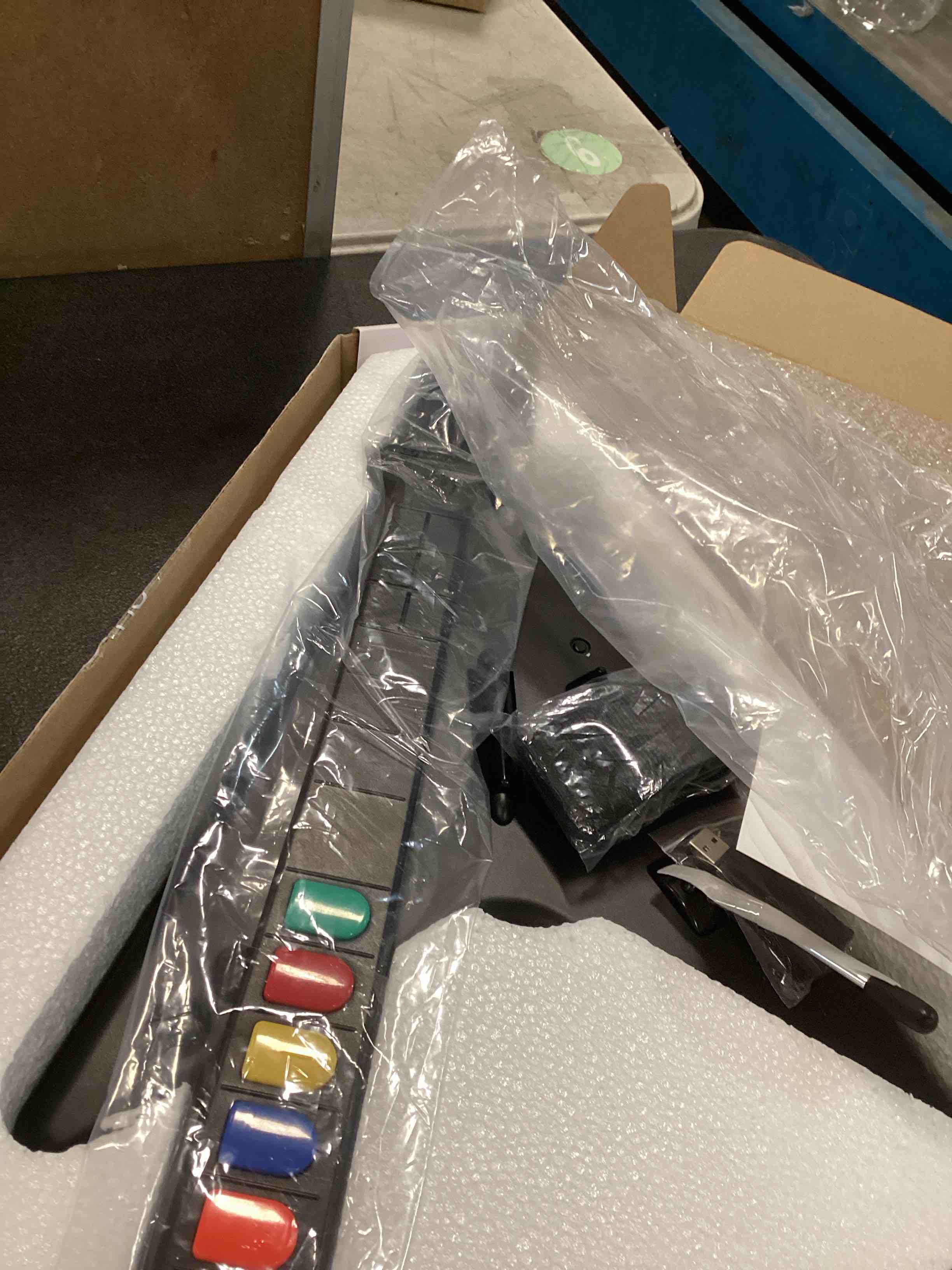 https://s3.amazonaws.com/lotting-images-prod/bidfta/PPE1298927_1746534945608.jpeg