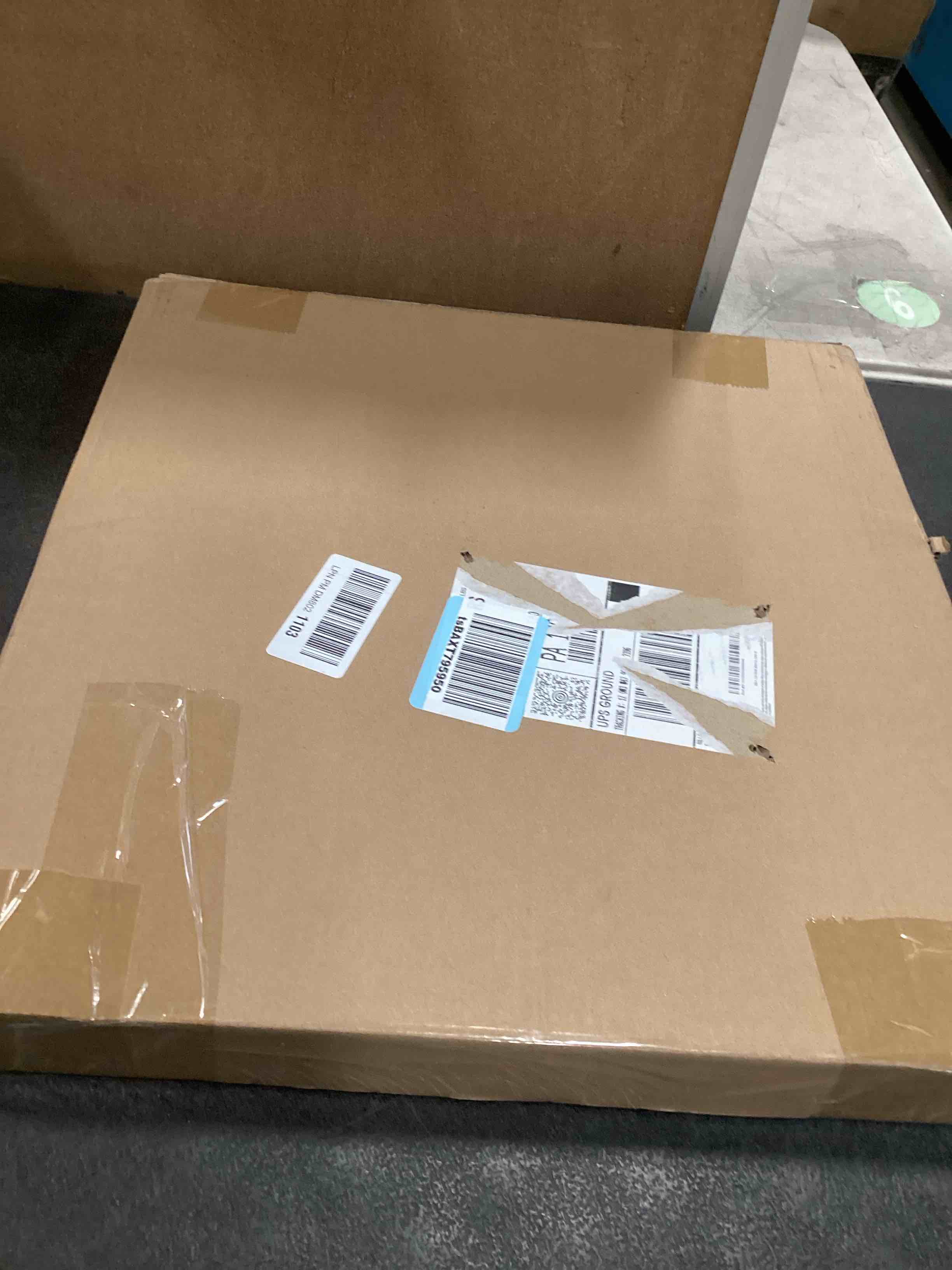 https://s3.amazonaws.com/lotting-images-prod/bidfta/PPE1298992_1746543144573.jpeg