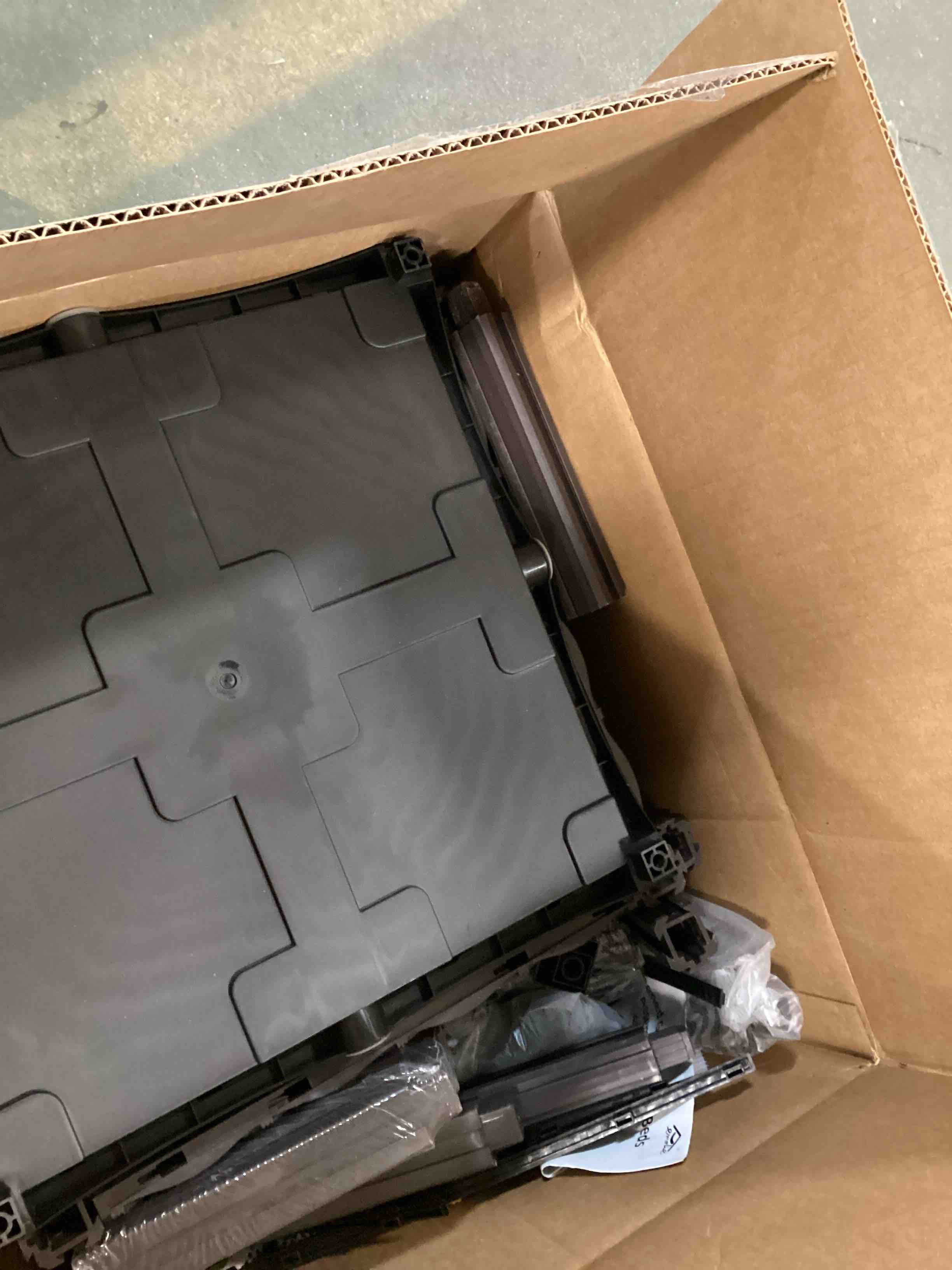 https://s3.amazonaws.com/lotting-images-prod/bidfta/PPE1299109_1746556485604.jpeg