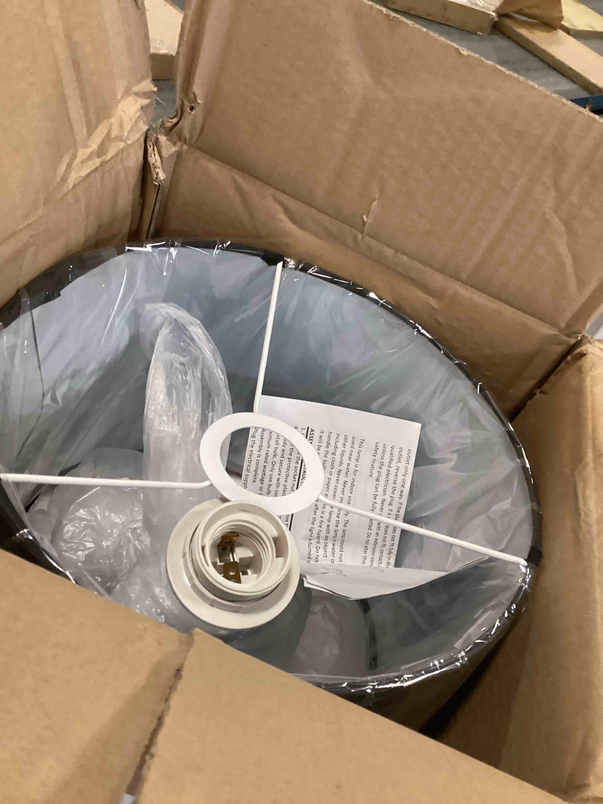 https://s3.amazonaws.com/lotting-images-prod/bidfta/PPE1299364_1746634643792.jpeg