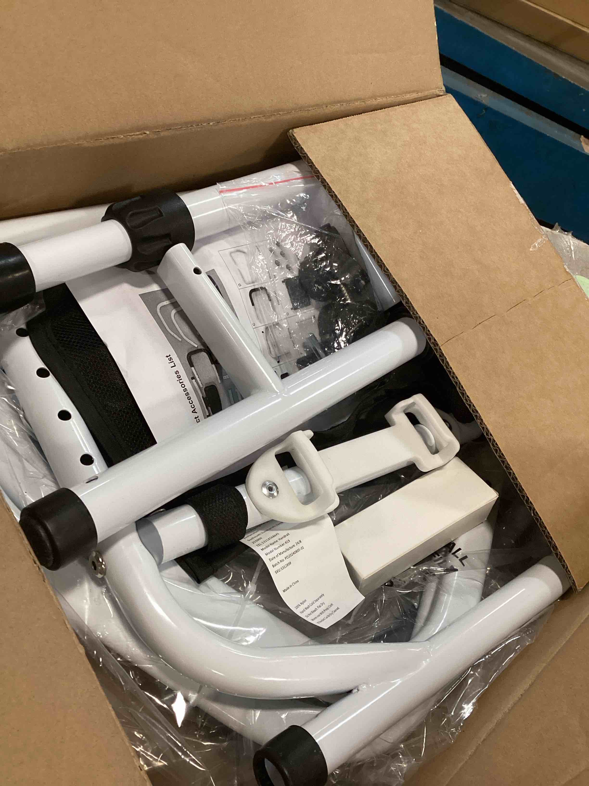 https://s3.amazonaws.com/lotting-images-prod/bidfta/PPE1299374_1746635598071.jpeg