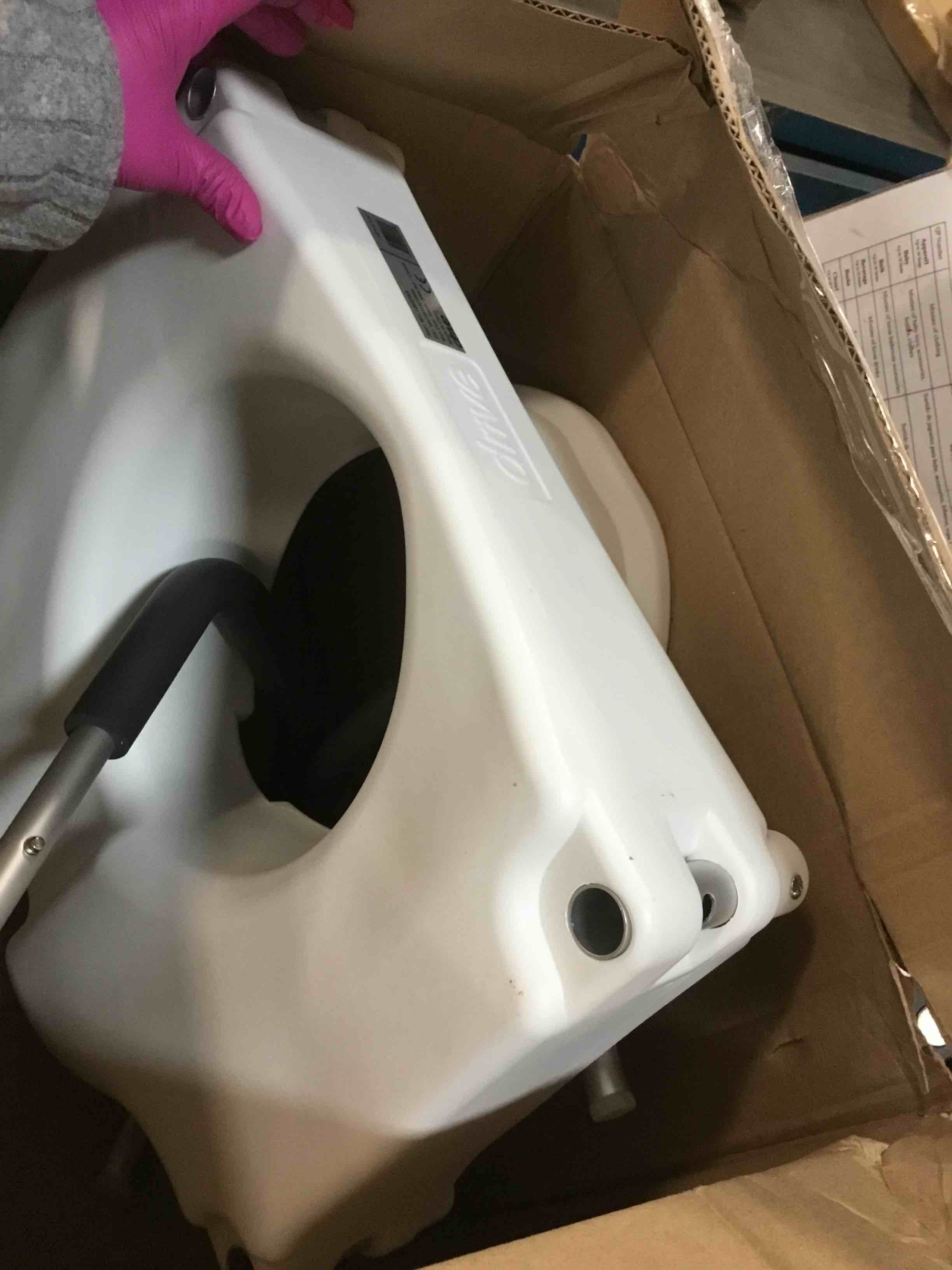 https://s3.amazonaws.com/lotting-images-prod/bidfta/PPE1300472_1744719970767.jpeg