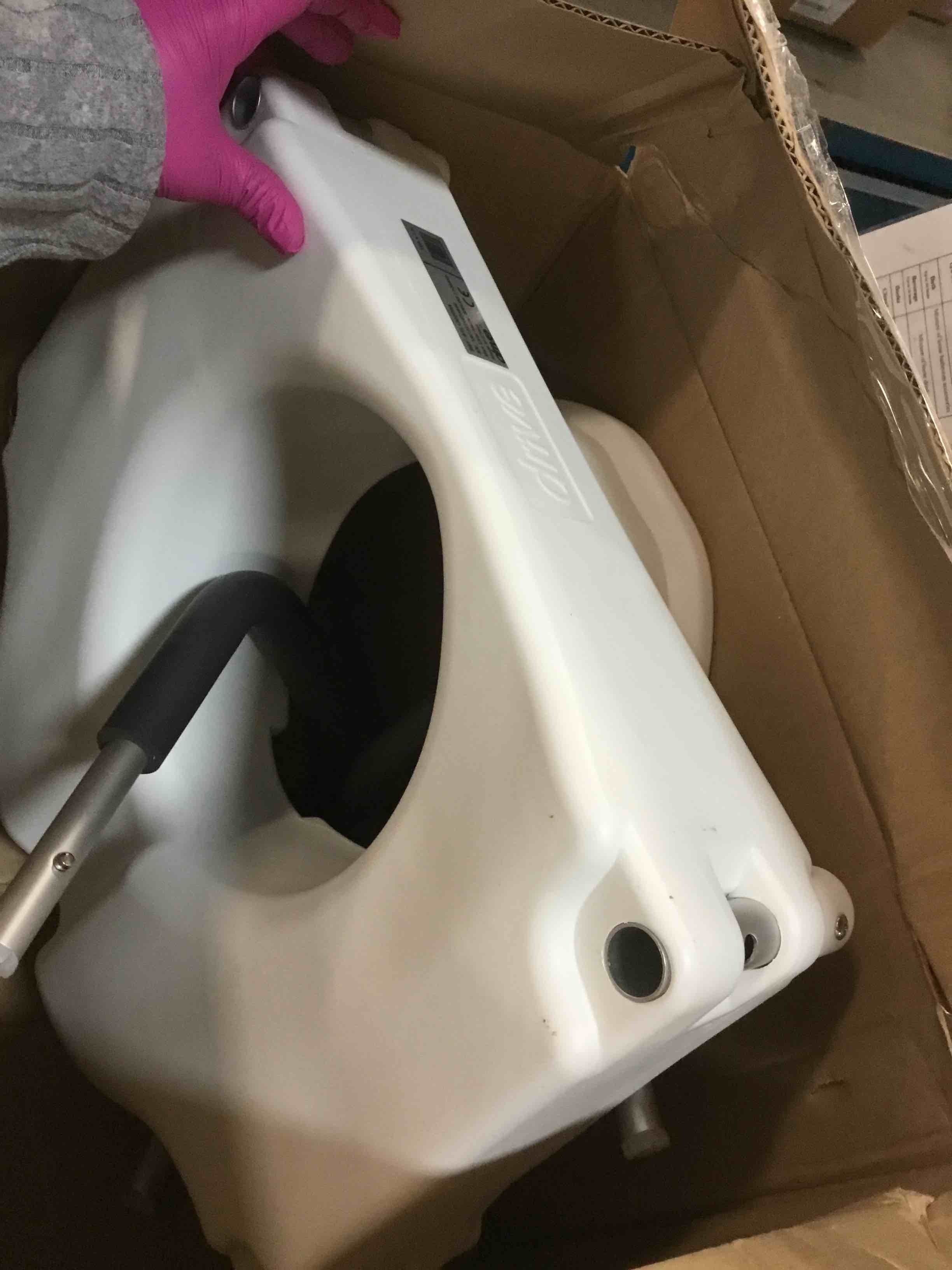 https://s3.amazonaws.com/lotting-images-prod/bidfta/PPE1300472_1744719972621.jpeg