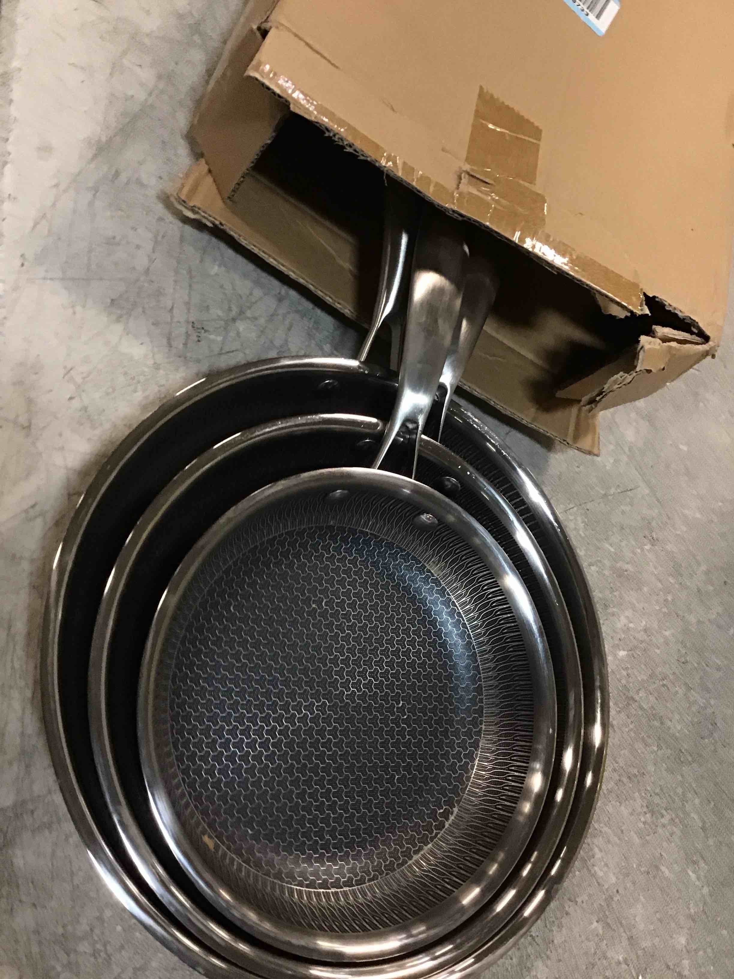 https://s3.amazonaws.com/lotting-images-prod/bidfta/PPE1300664_1744746529401.jpeg