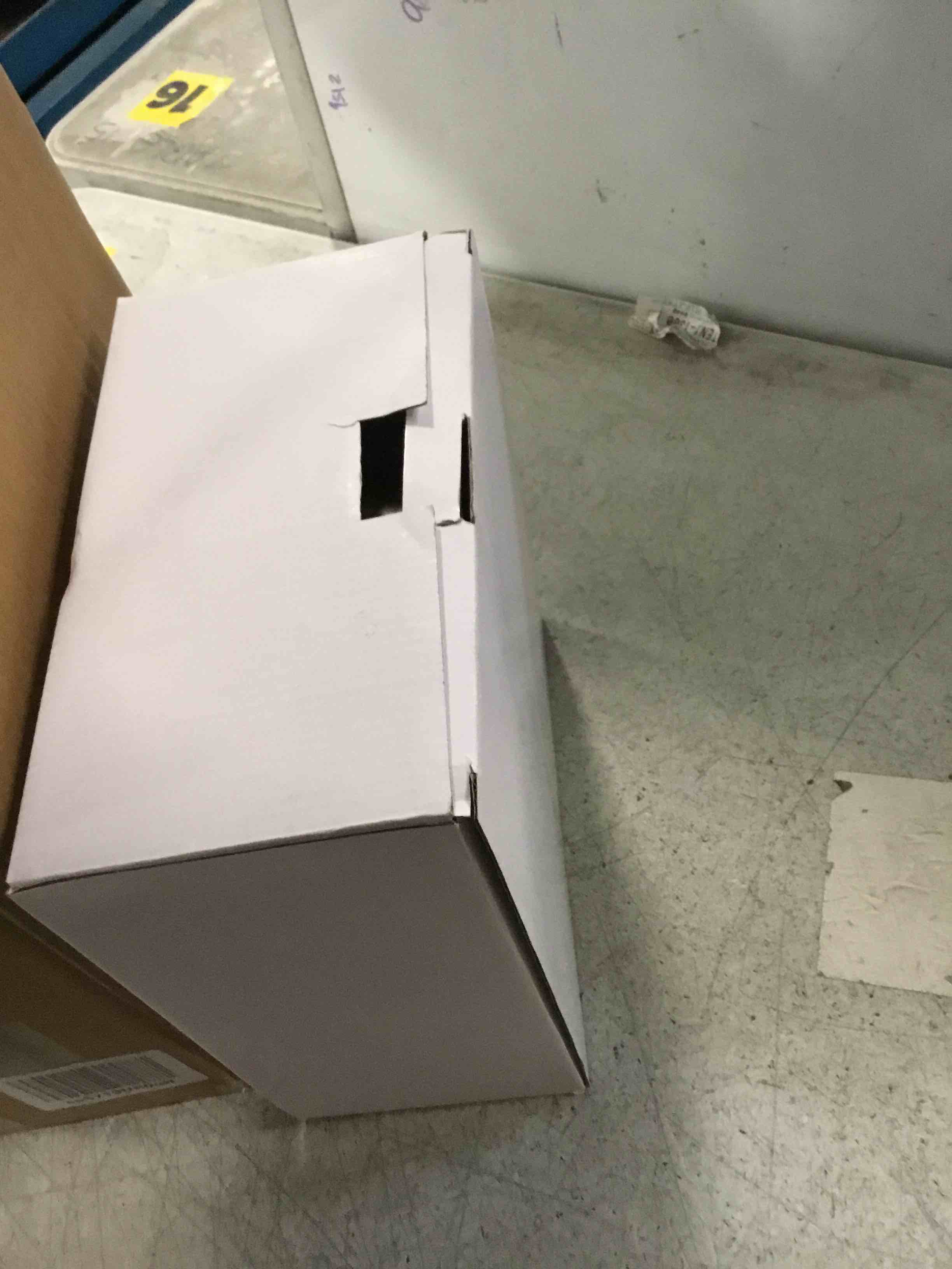 https://s3.amazonaws.com/lotting-images-prod/bidfta/PPE1302770_1746190219882.jpeg