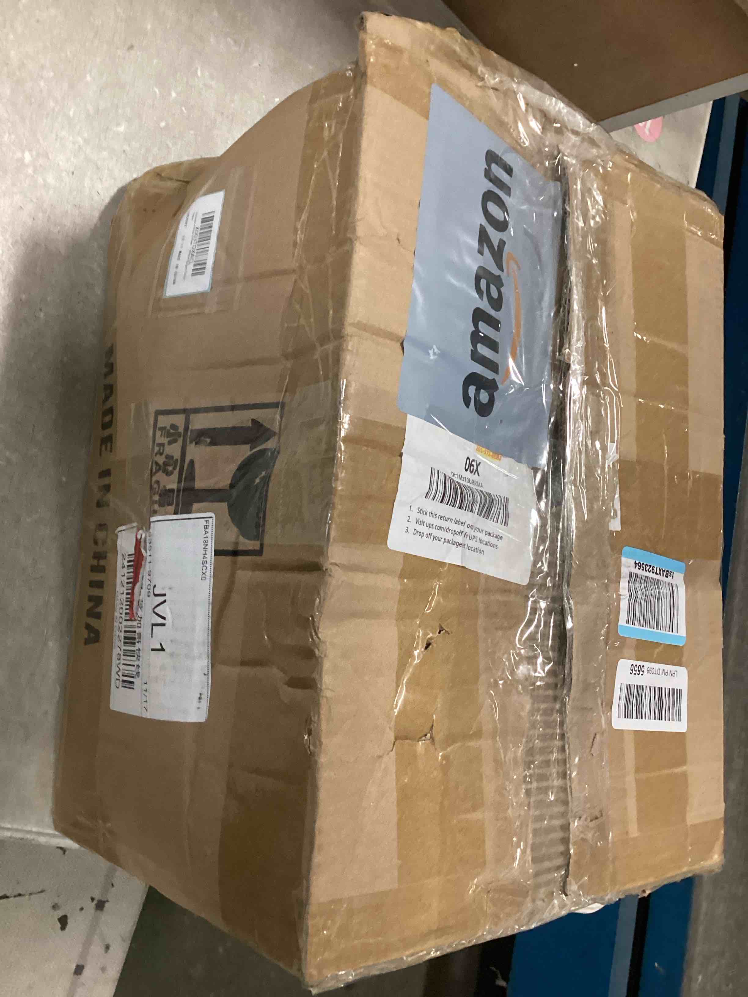 https://s3.amazonaws.com/lotting-images-prod/bidfta/PPE1303370_1744635544287.jpeg