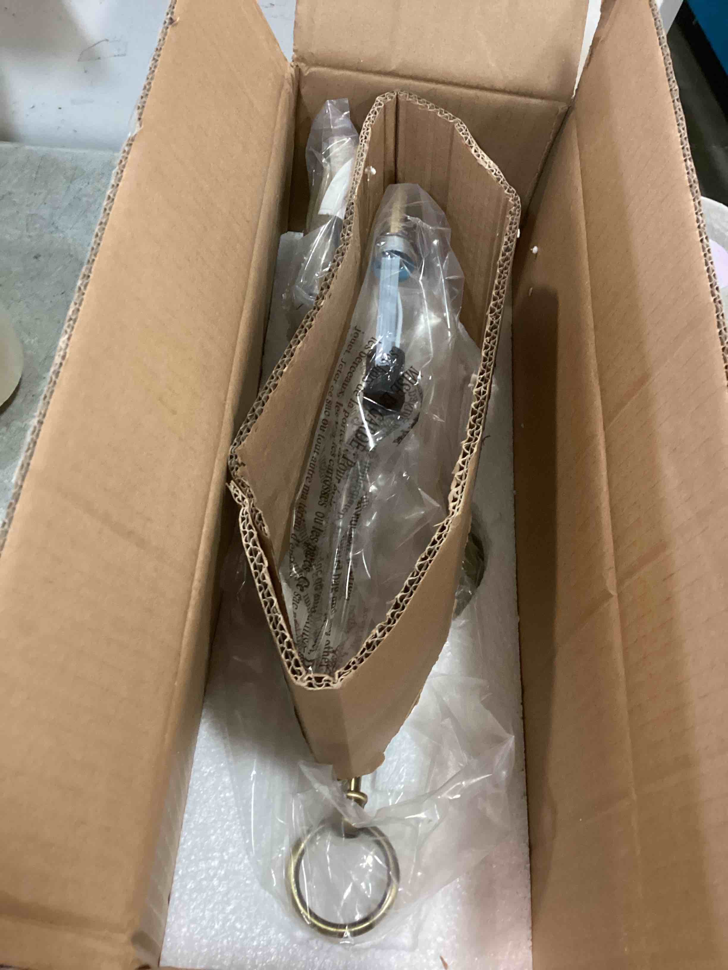https://s3.amazonaws.com/lotting-images-prod/bidfta/PPE1305001_1745409267809.jpeg