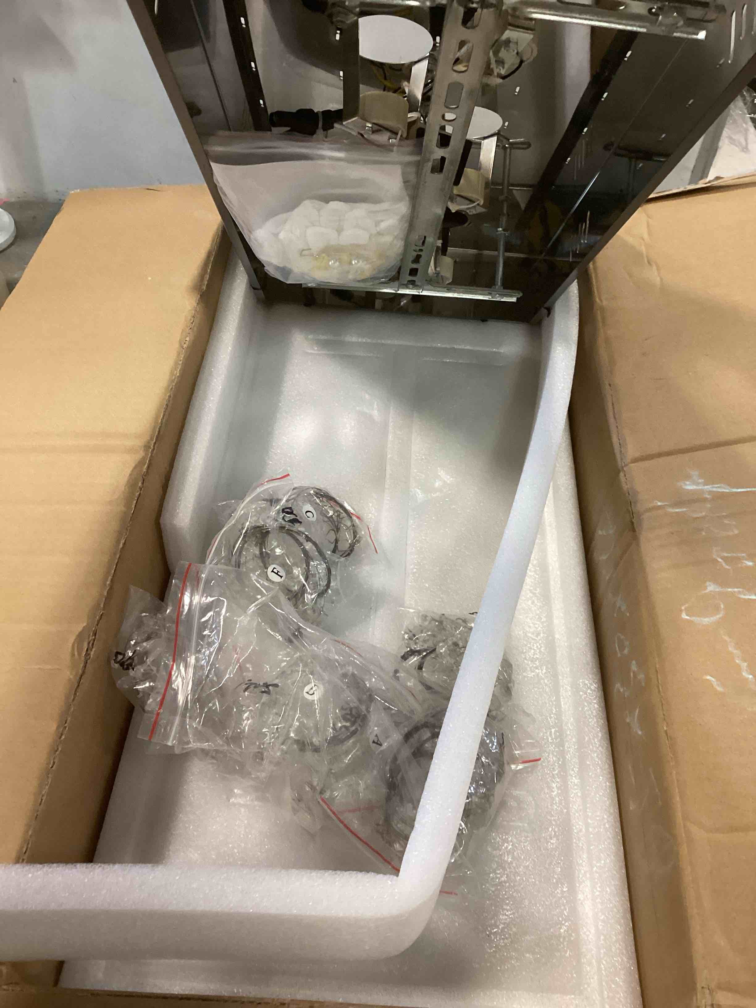 https://s3.amazonaws.com/lotting-images-prod/bidfta/PPE1305668_1745845807427.jpeg