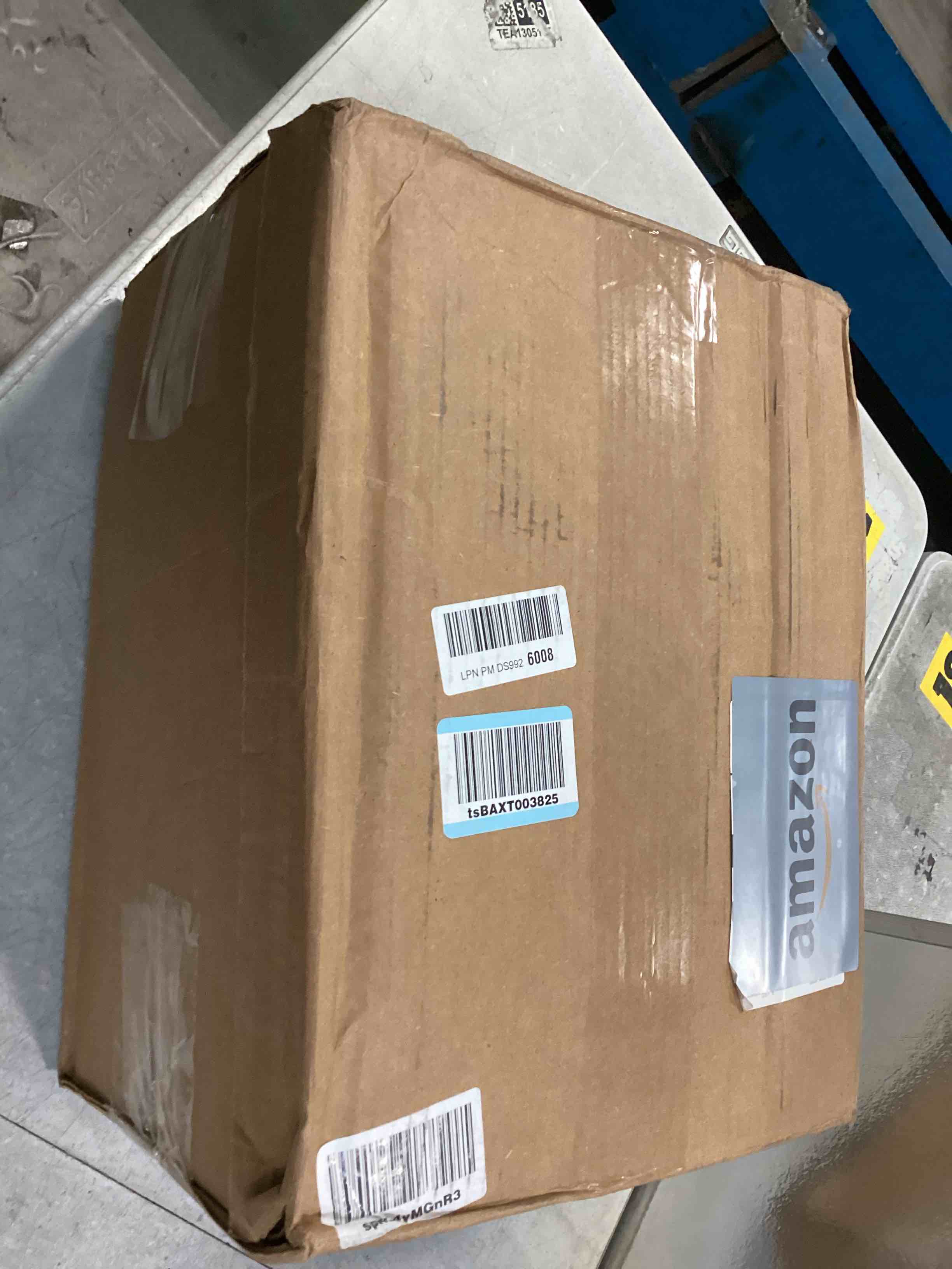 https://s3.amazonaws.com/lotting-images-prod/bidfta/PPE1308229_1745842642804.jpeg