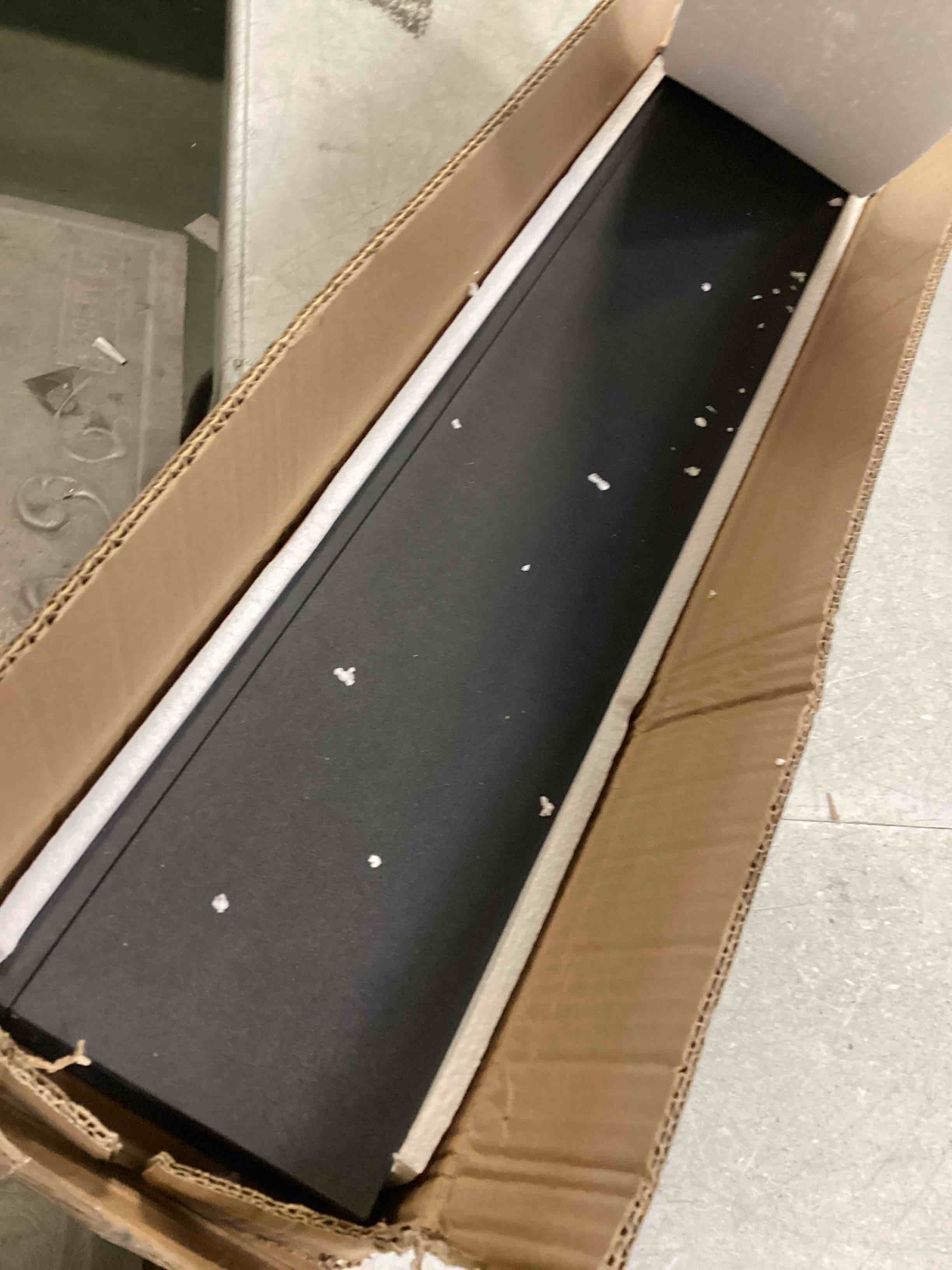 https://s3.amazonaws.com/lotting-images-prod/bidfta/PPE1308260_1745846436658.jpeg