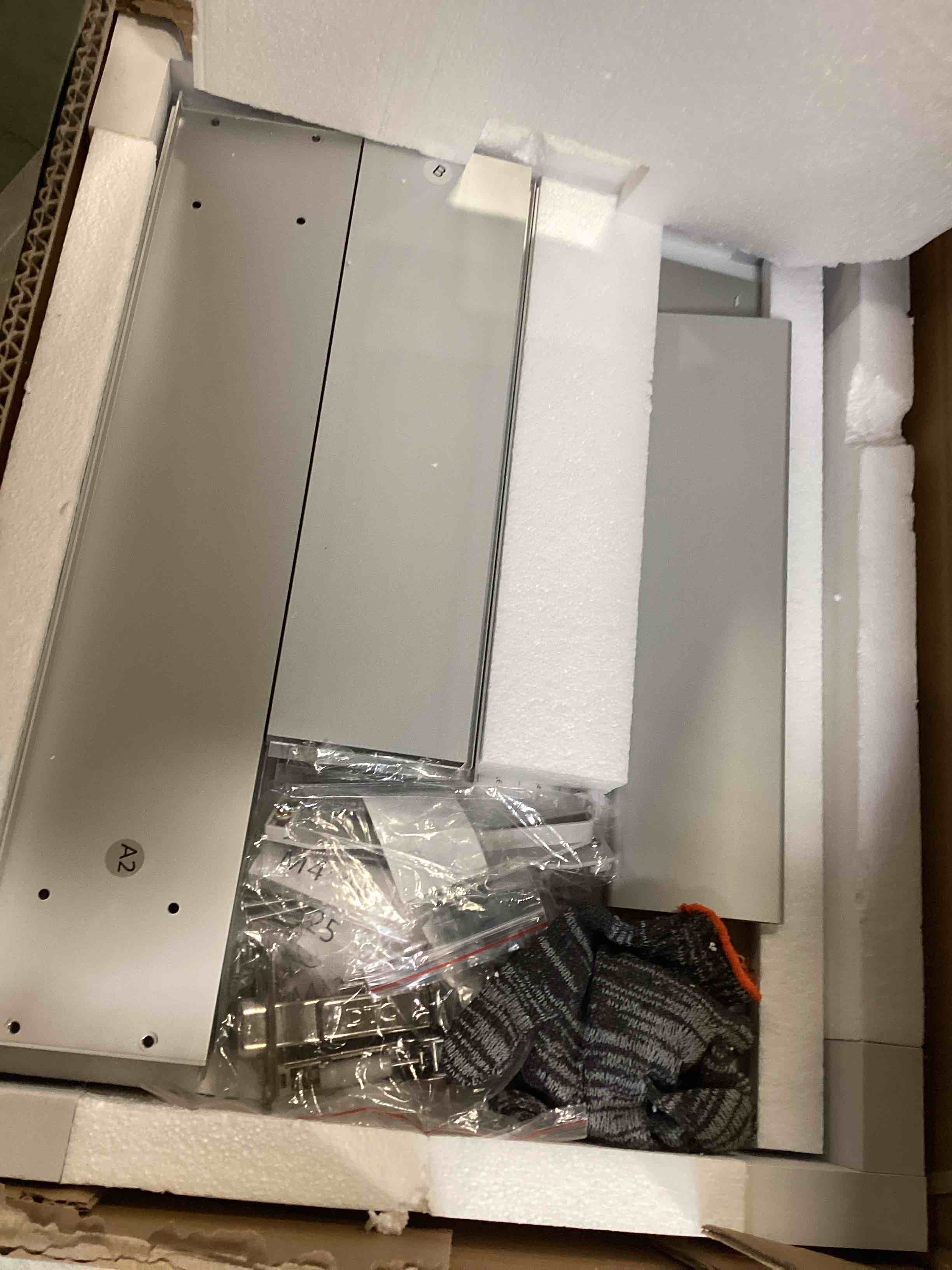 https://s3.amazonaws.com/lotting-images-prod/bidfta/PPE1308261_1745846549499.jpeg