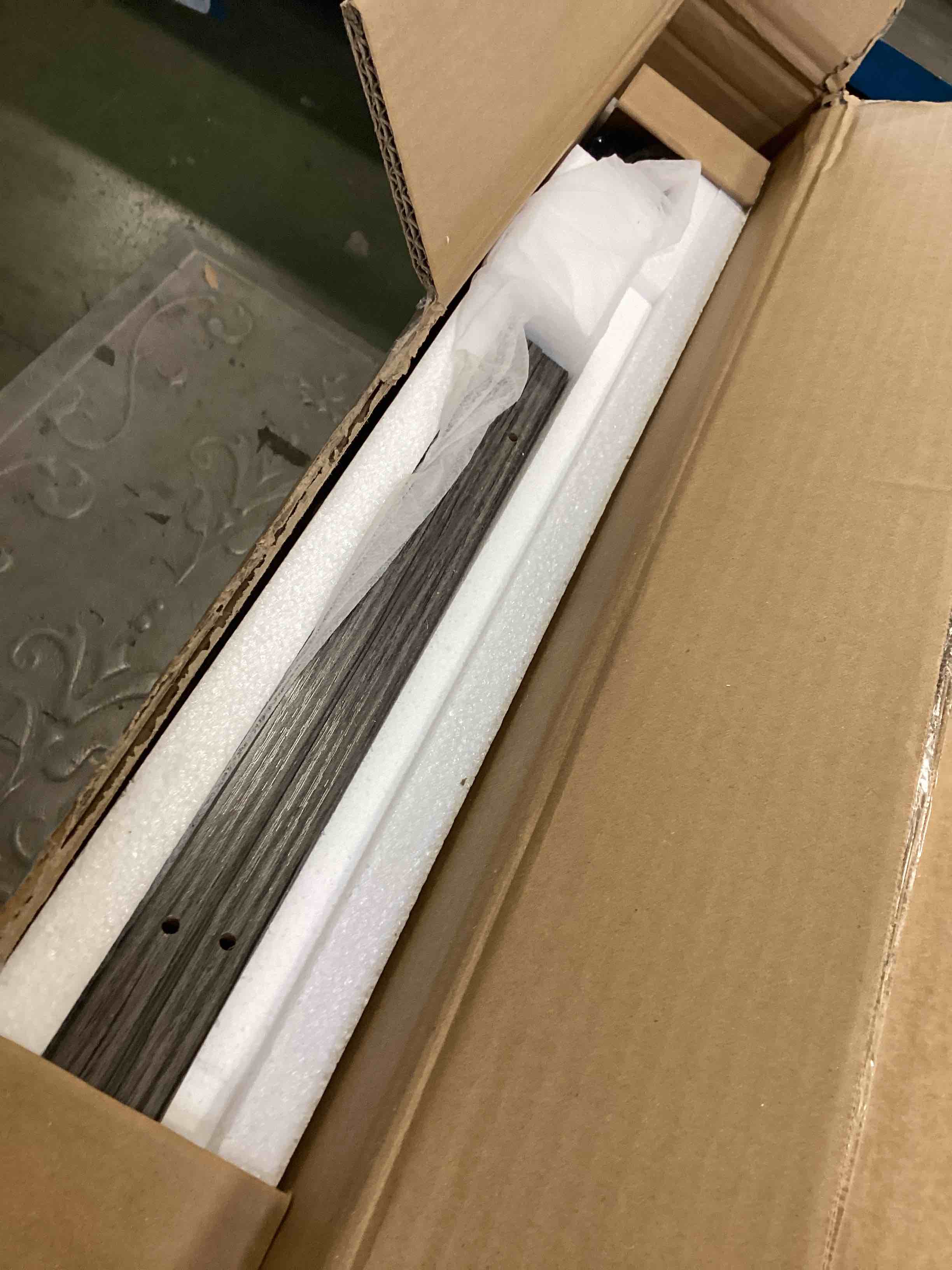 https://s3.amazonaws.com/lotting-images-prod/bidfta/PPE1308291_1745850739932.jpeg