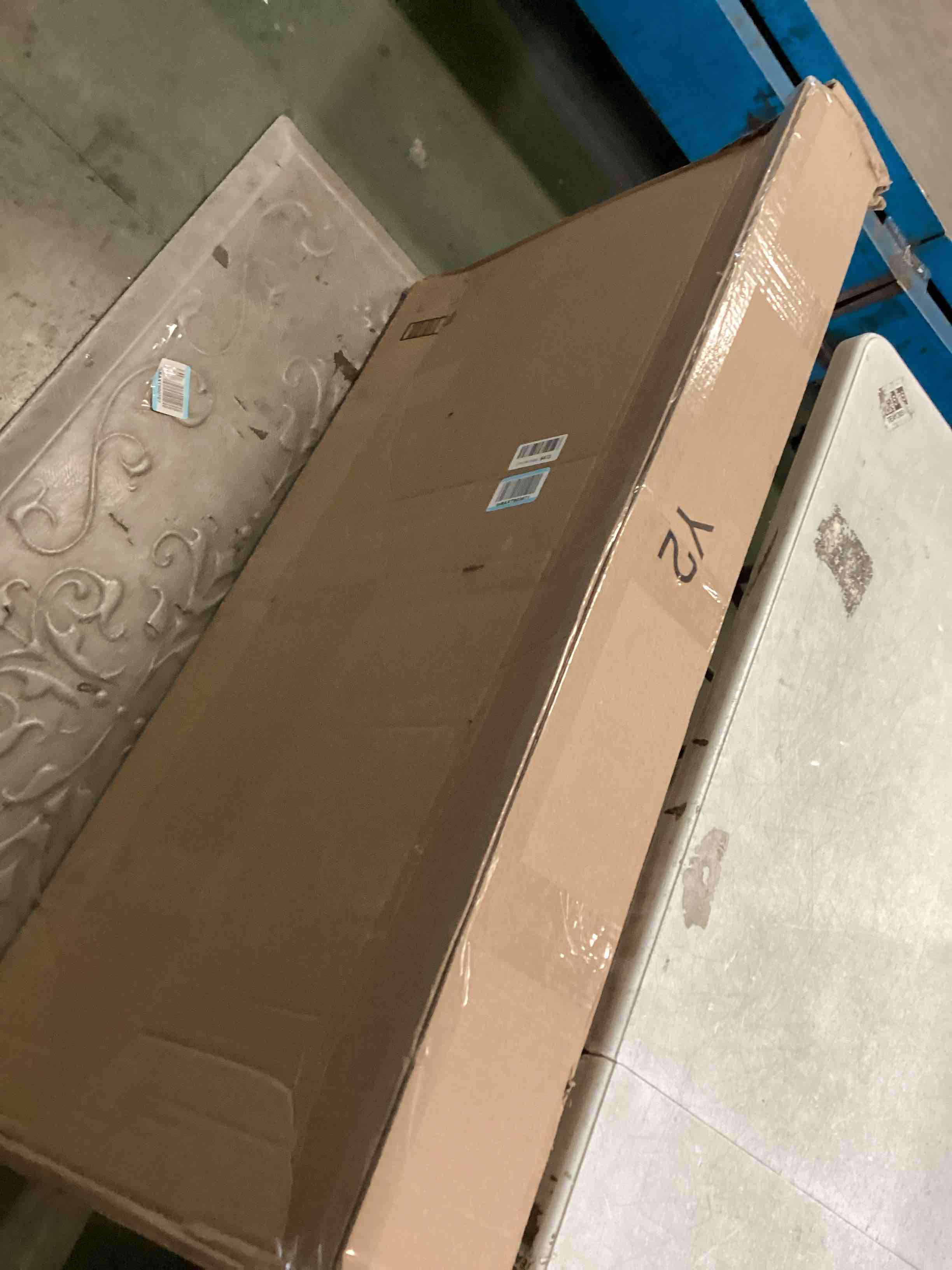 https://s3.amazonaws.com/lotting-images-prod/bidfta/PPE1308309_1745852112745.jpeg
