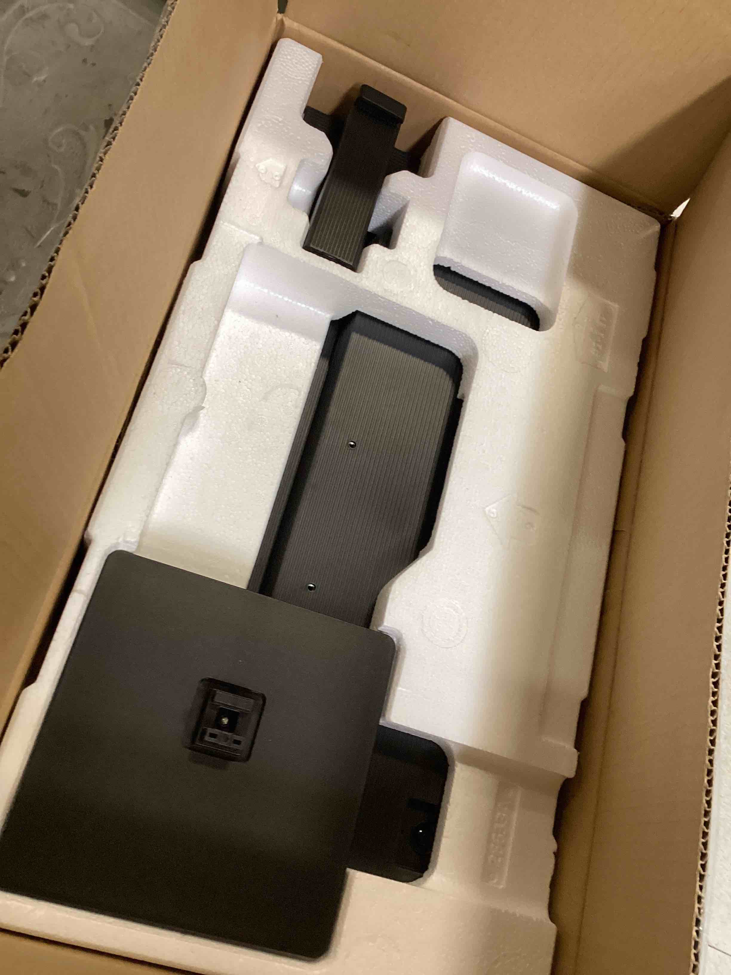 https://s3.amazonaws.com/lotting-images-prod/bidfta/PPE1308352_1745855015052.jpeg