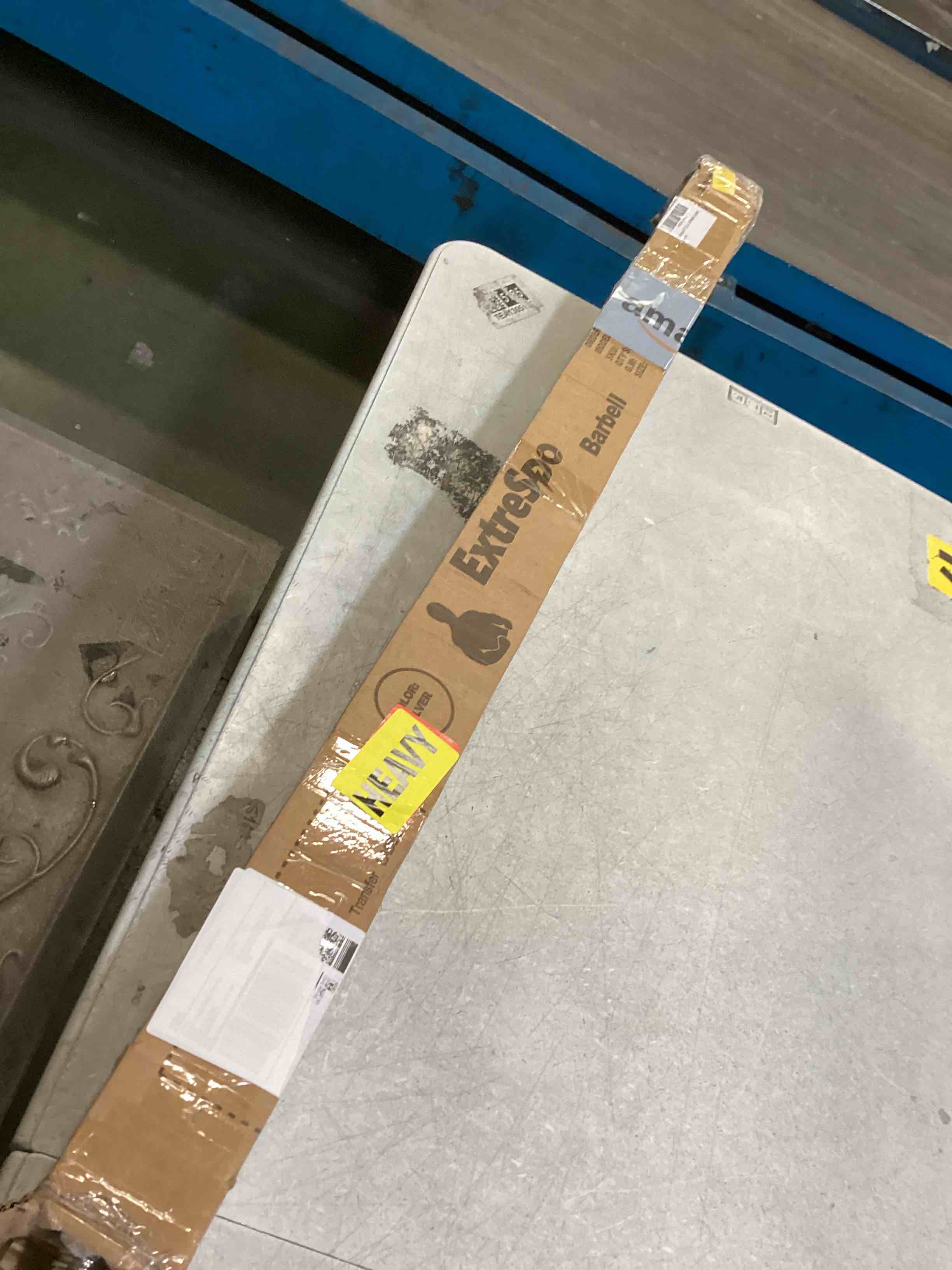 https://s3.amazonaws.com/lotting-images-prod/bidfta/PPE1308421_1745864247798.jpeg